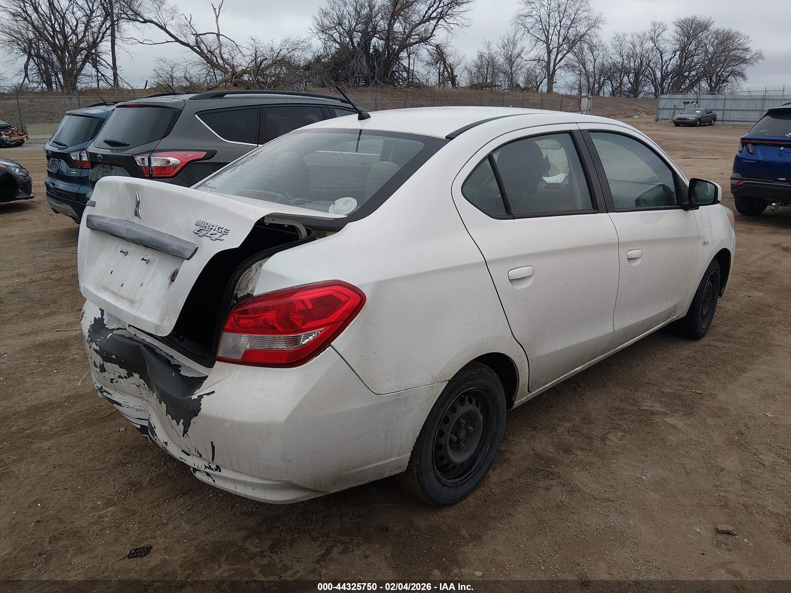 MITSUBISHI MIRAGE image 4