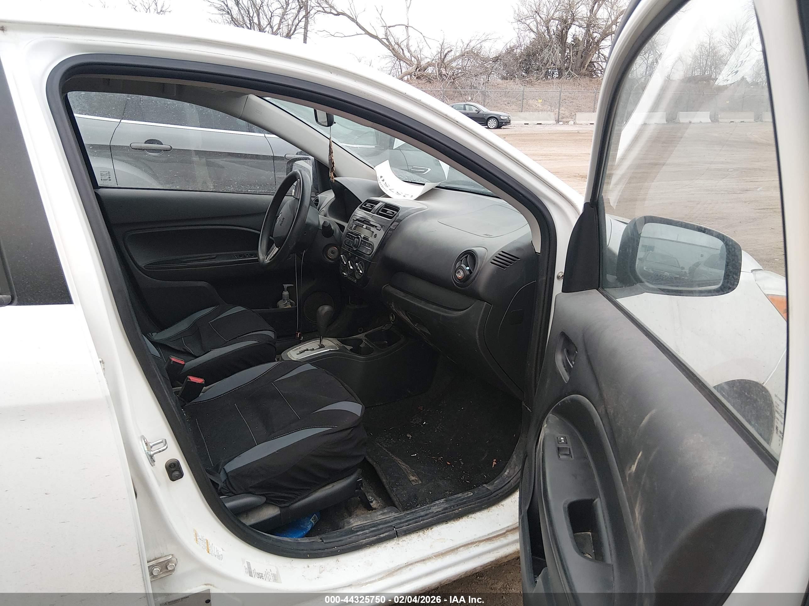 MITSUBISHI MIRAGE image 5
