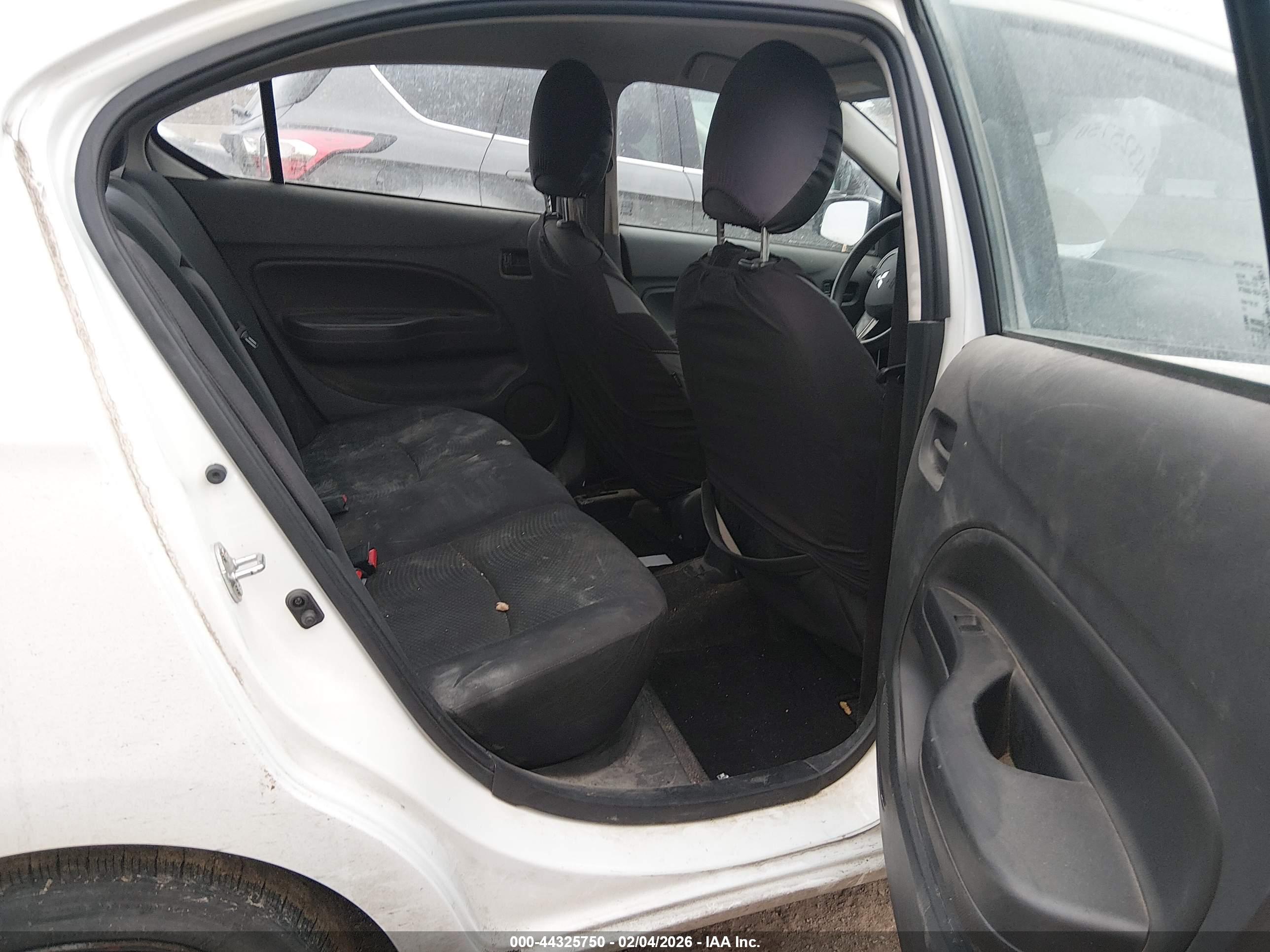 MITSUBISHI MIRAGE image 8