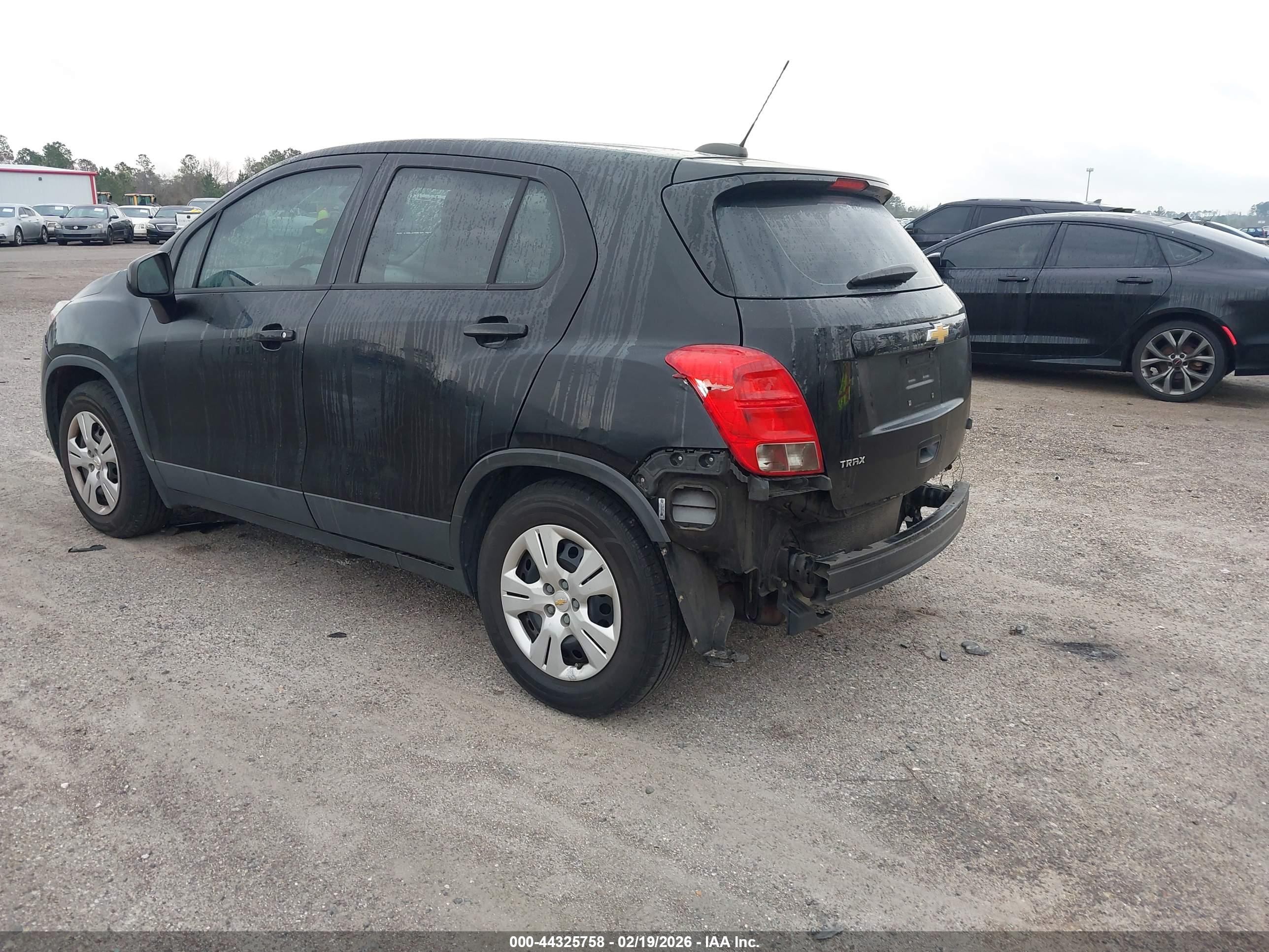 CHEVROLET TRAX image 3