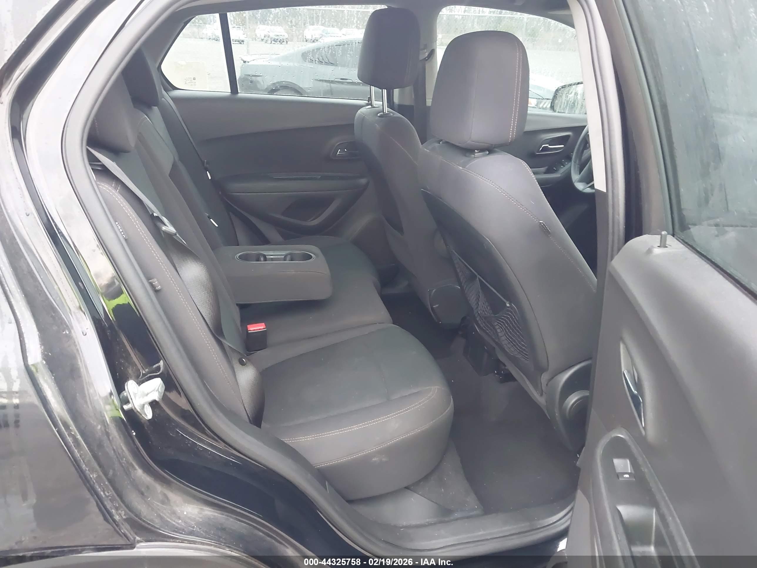 CHEVROLET TRAX image 8