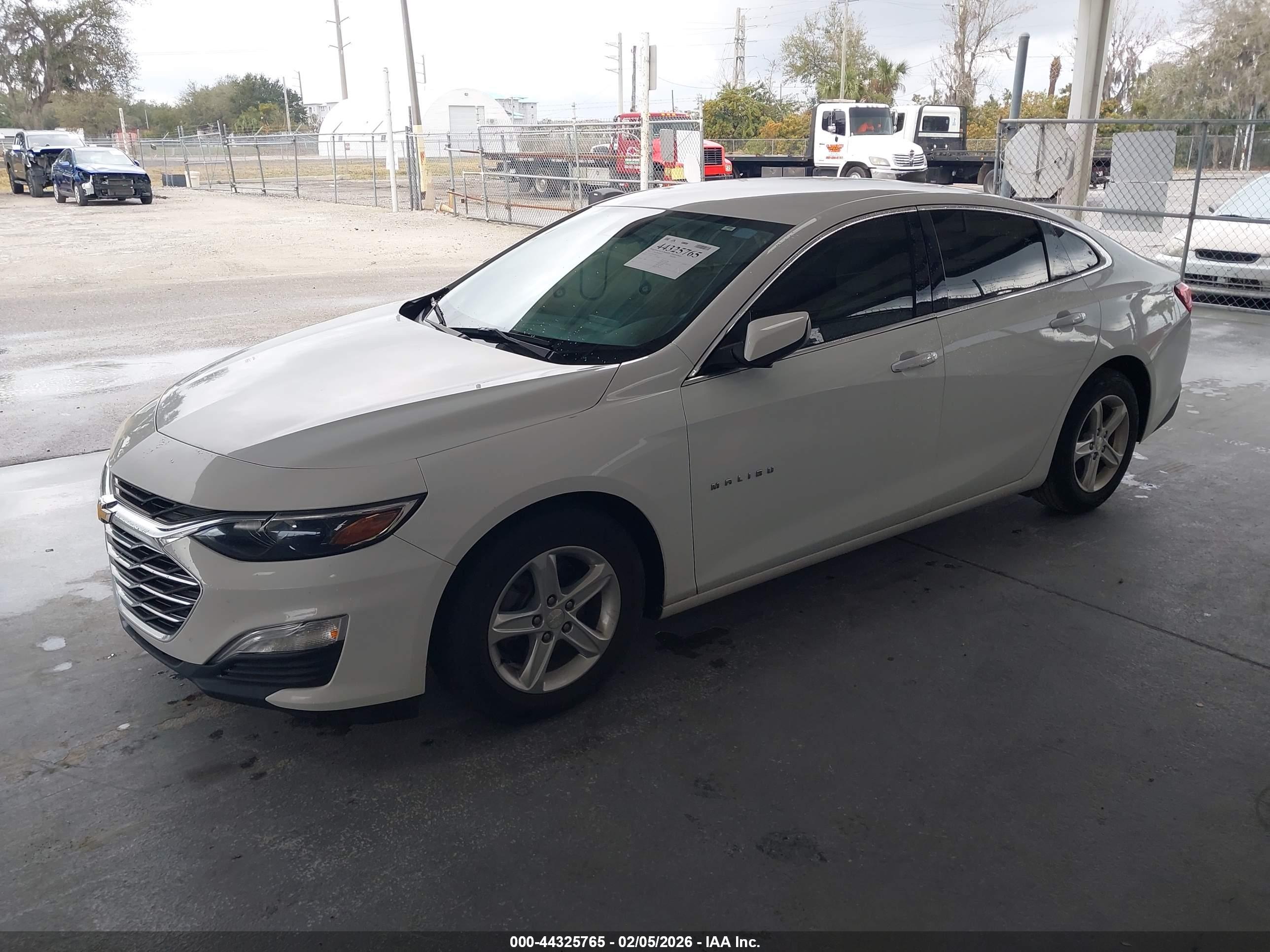 CHEVROLET MALIBU image 2