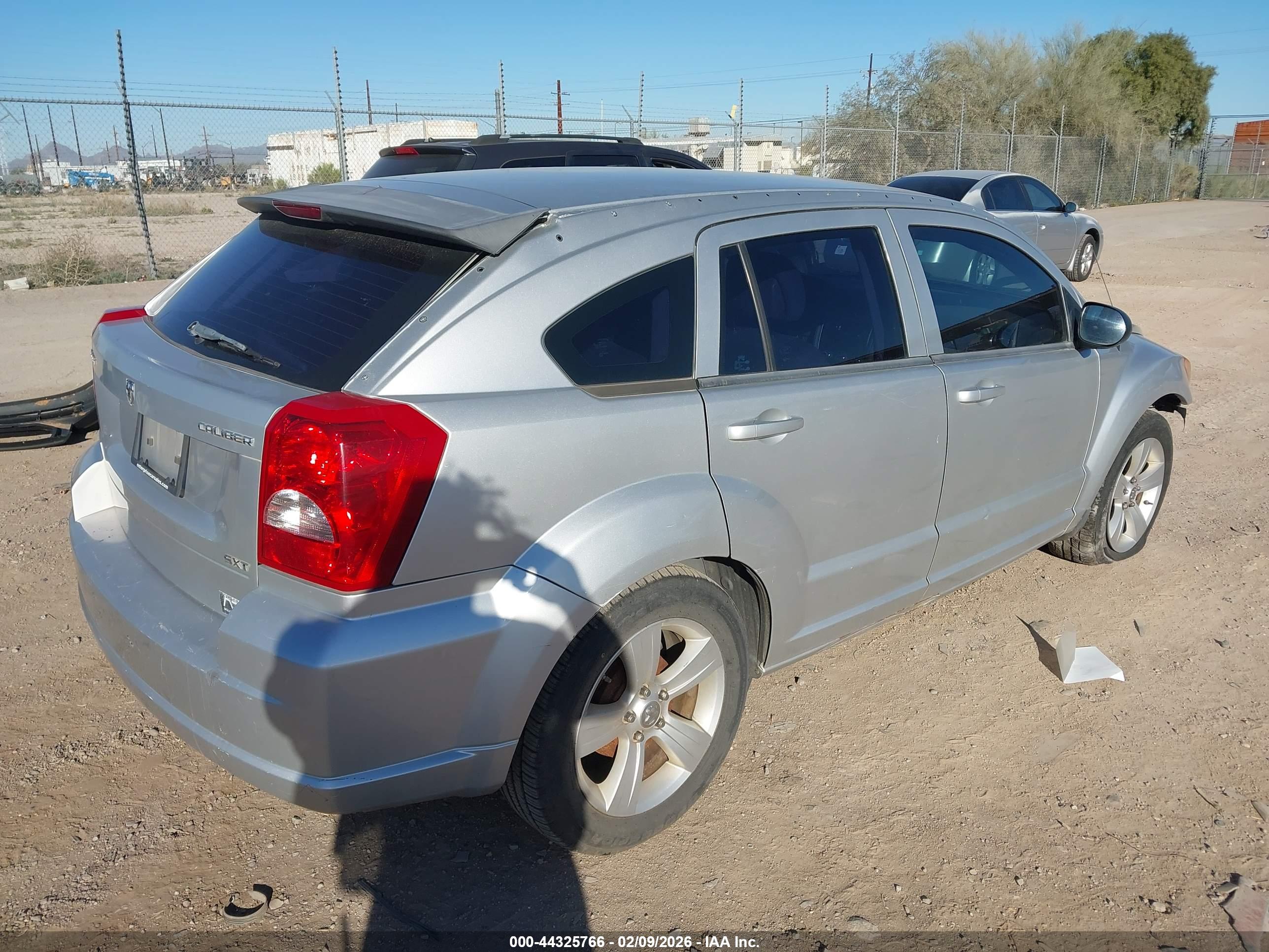DODGE CALIBER image 4