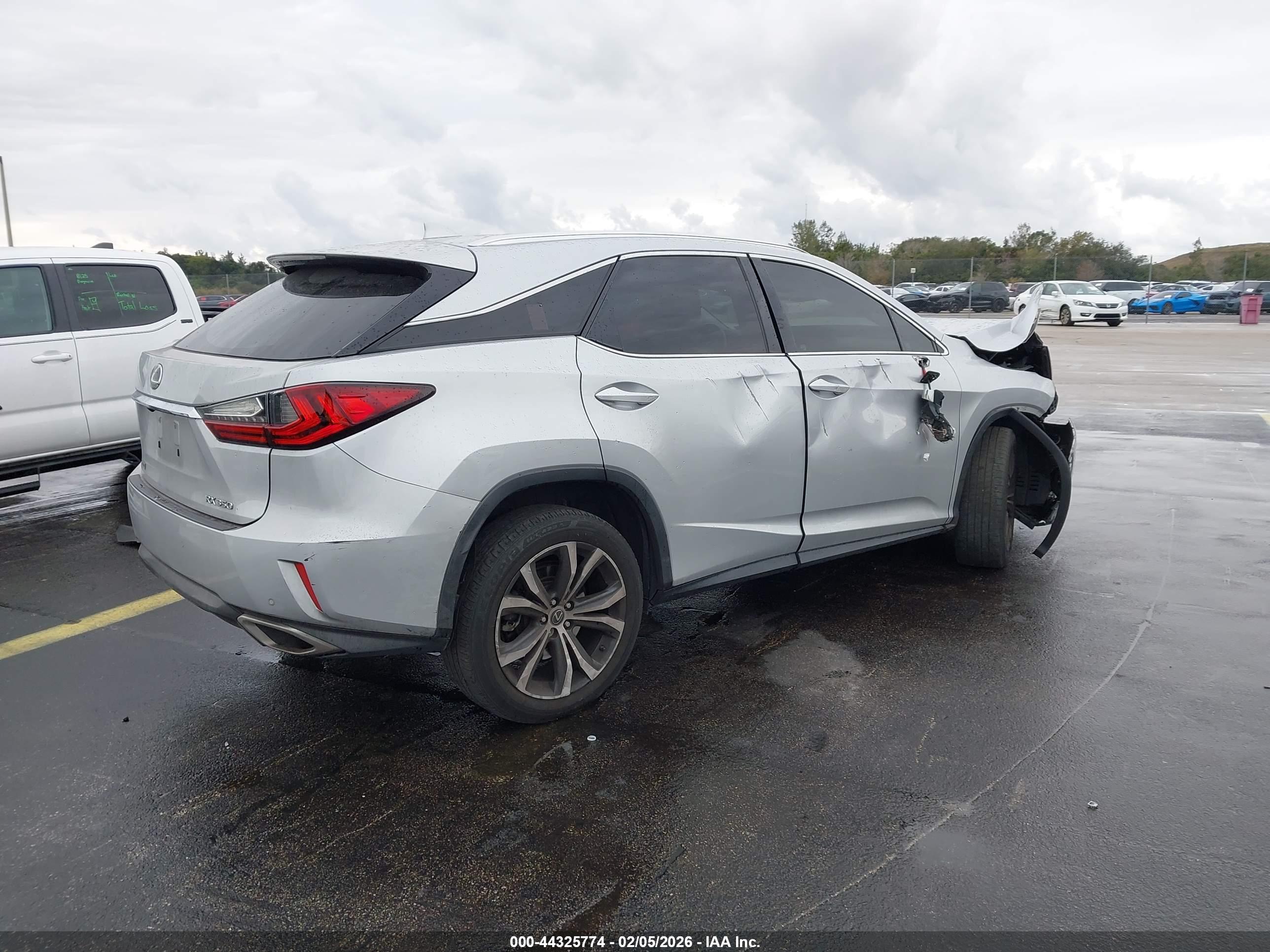 LEXUS RX image 4