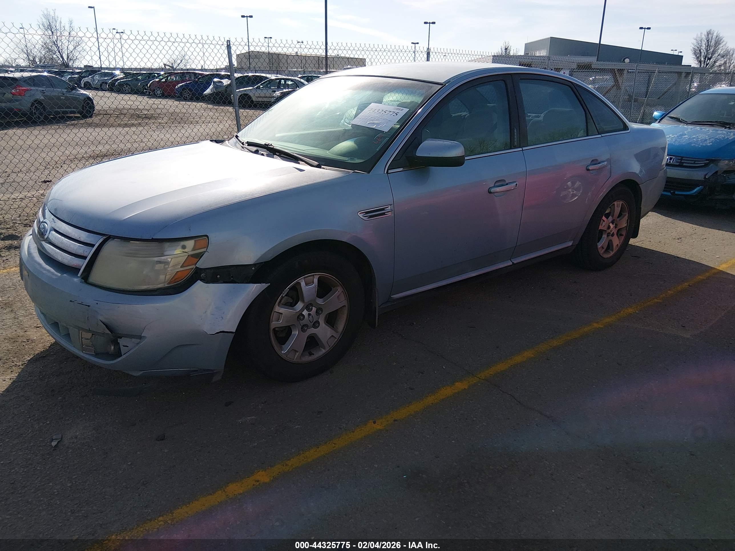 FORD TAURUS image 2