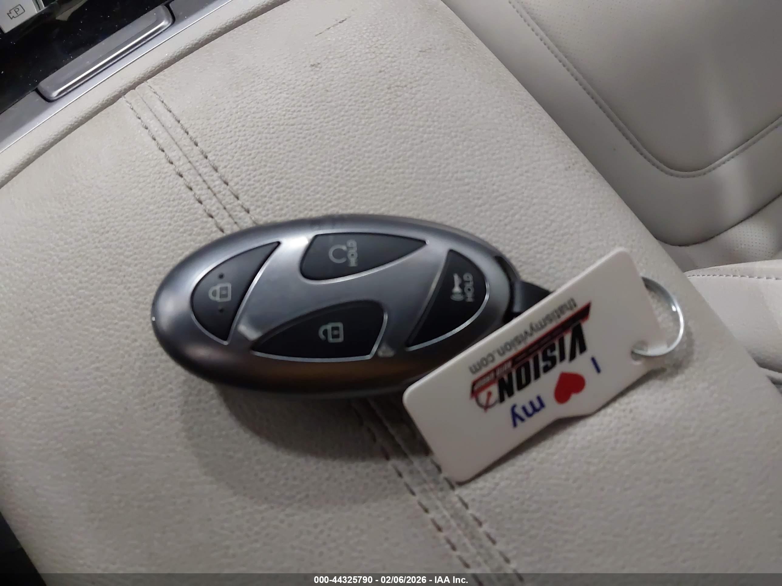 HYUNDAI TUCSON image 11