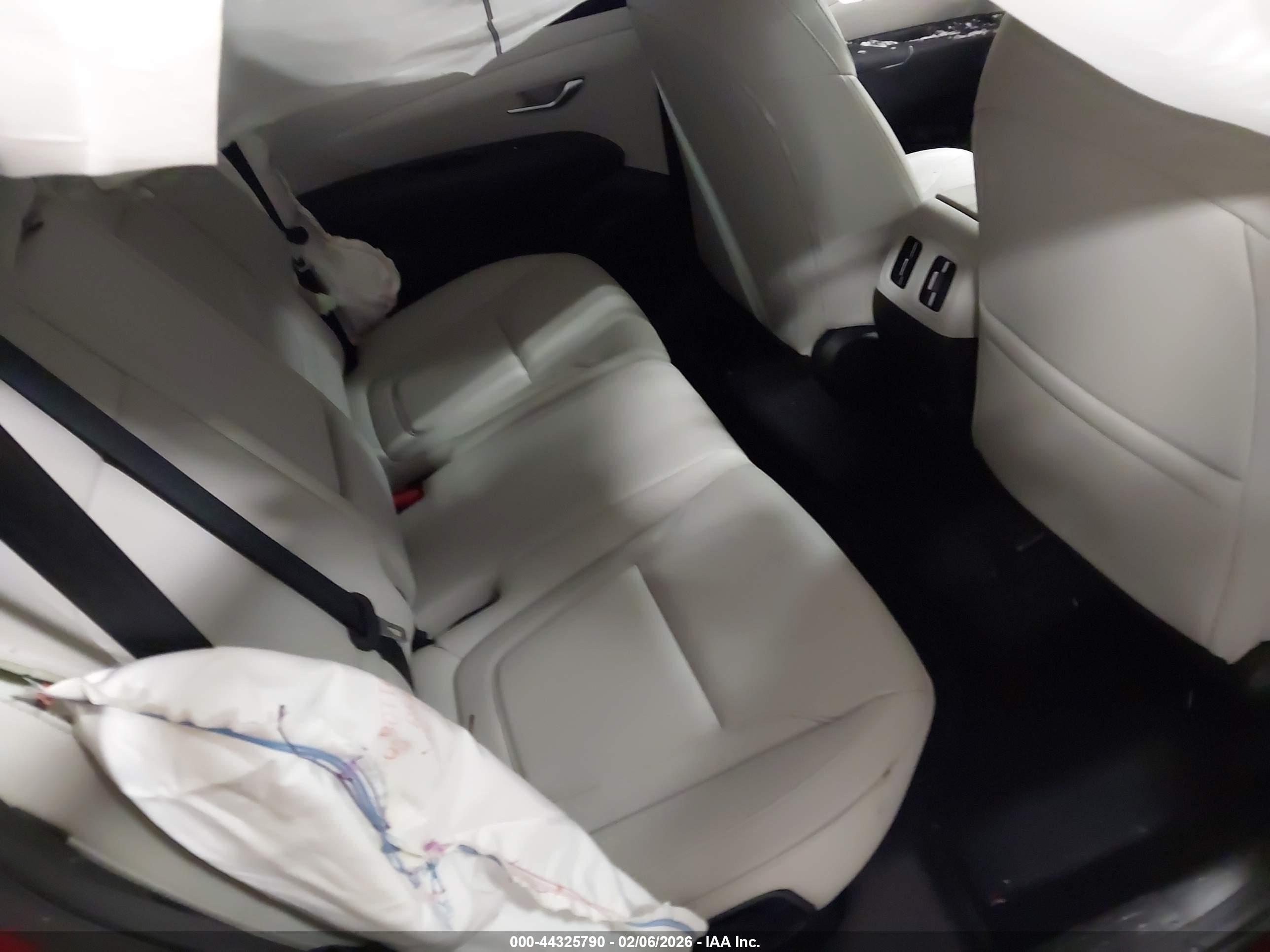 HYUNDAI TUCSON image 8