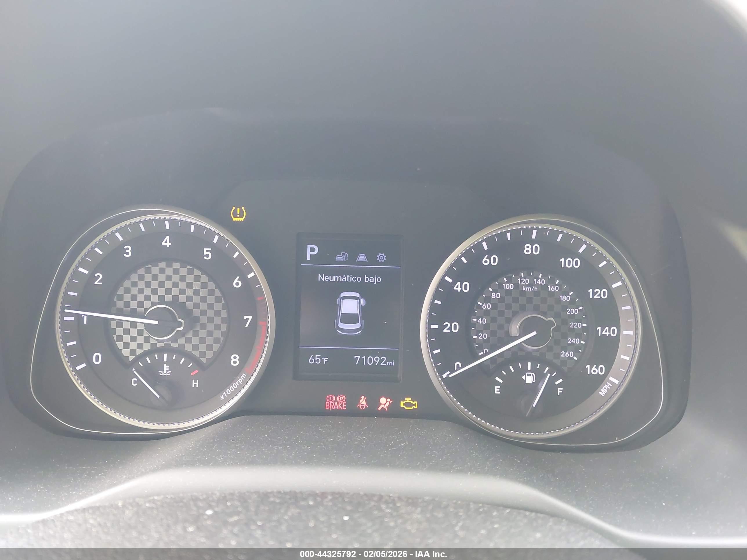 HYUNDAI ELANTRA image 7