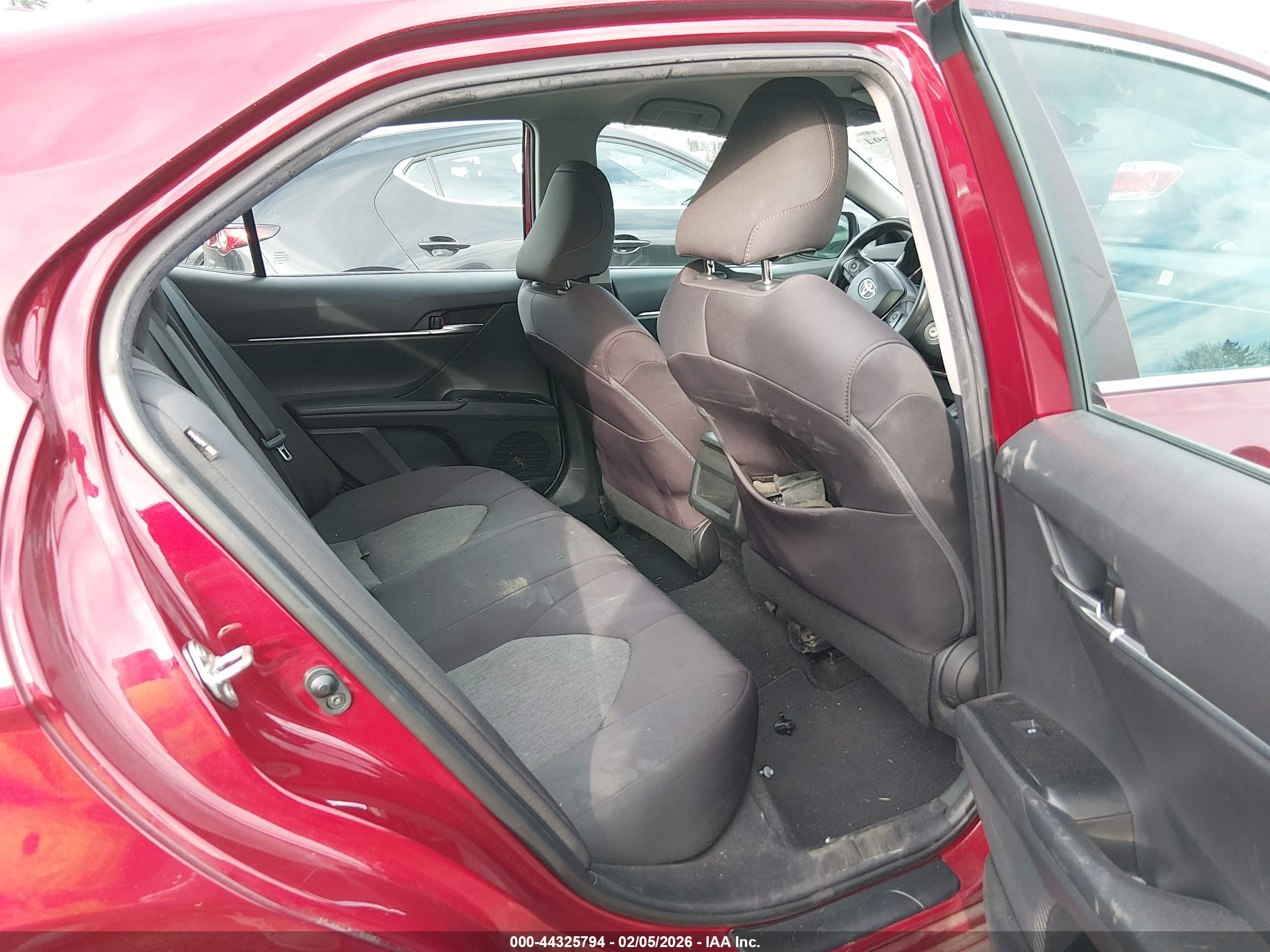 TOYOTA CAMRY image 8