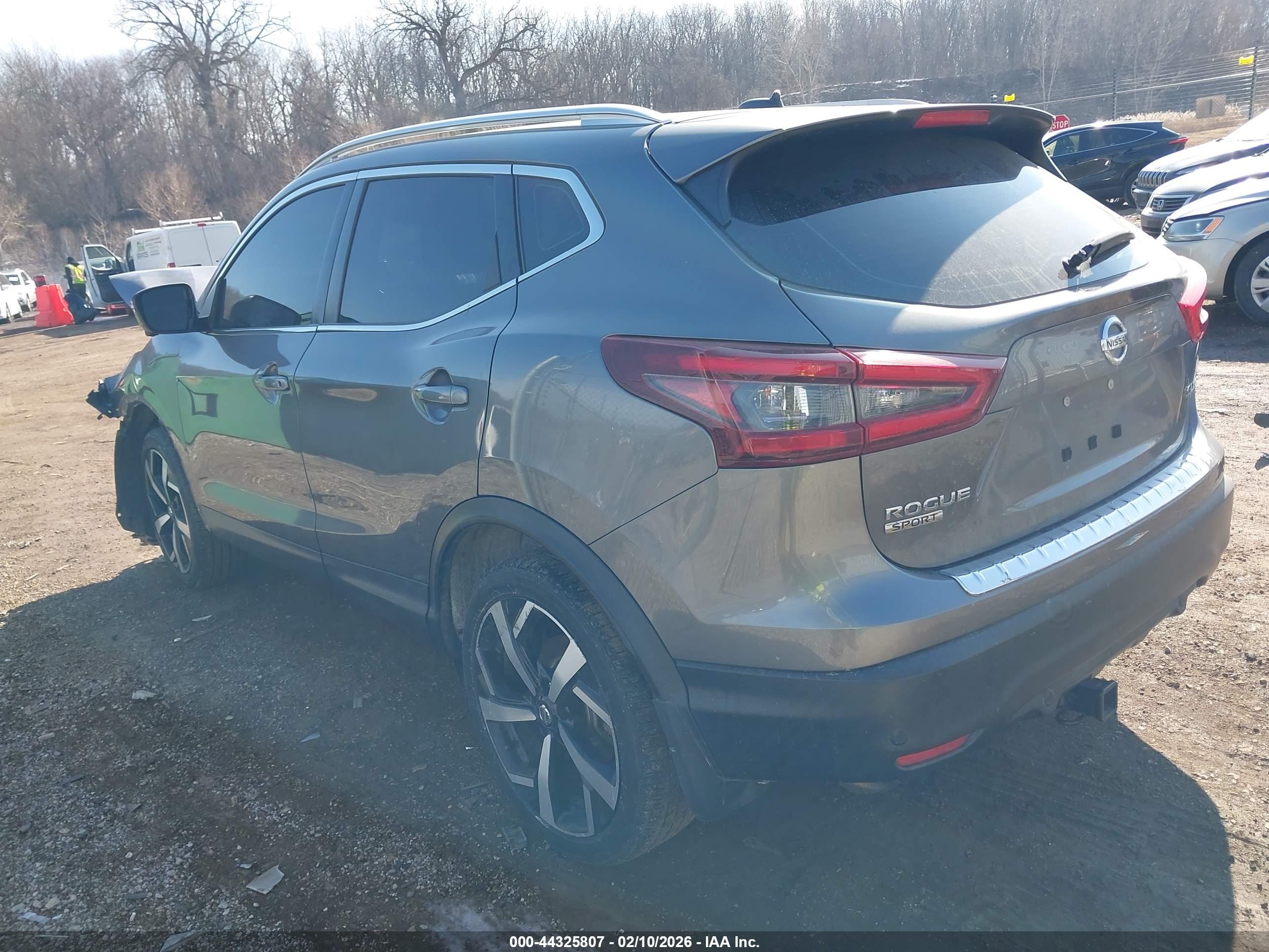 NISSAN ROGUE image 3