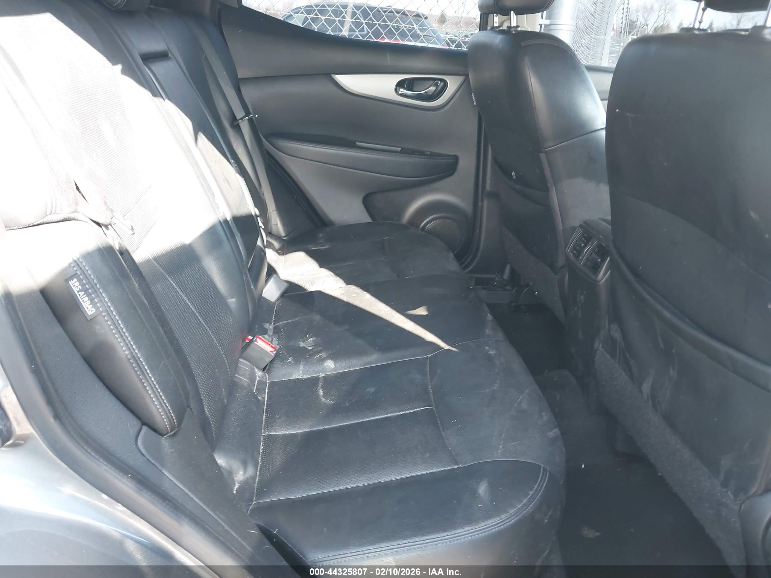 NISSAN ROGUE image 8