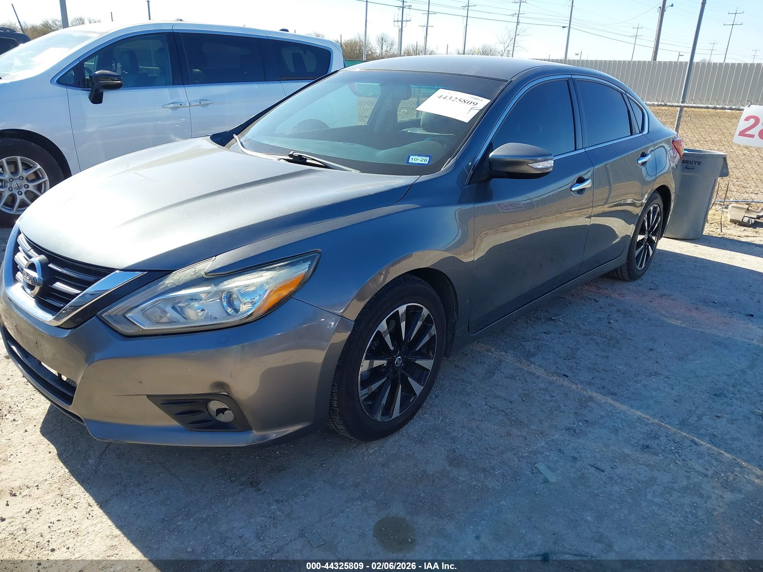 NISSAN ALTIMA image 2
