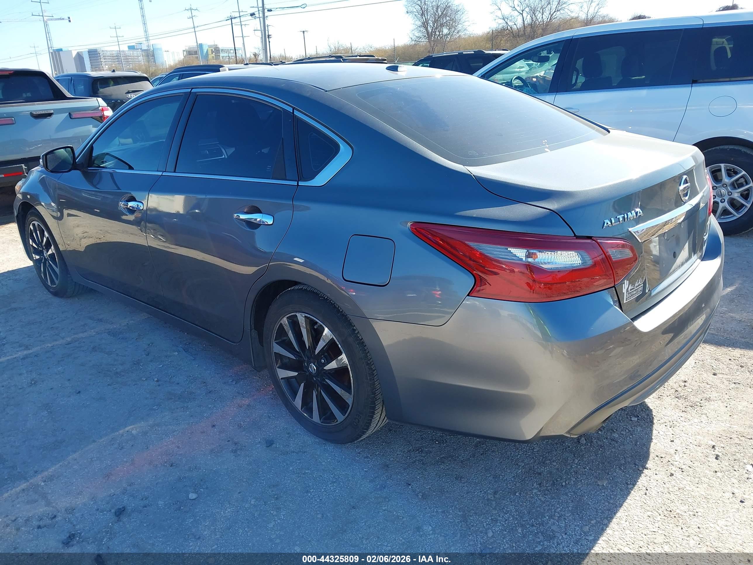 NISSAN ALTIMA image 3