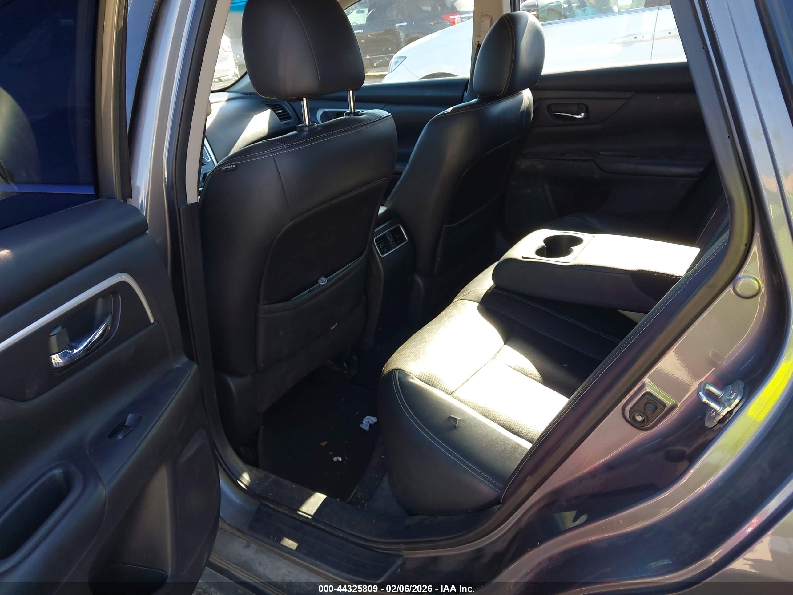 NISSAN ALTIMA image 8