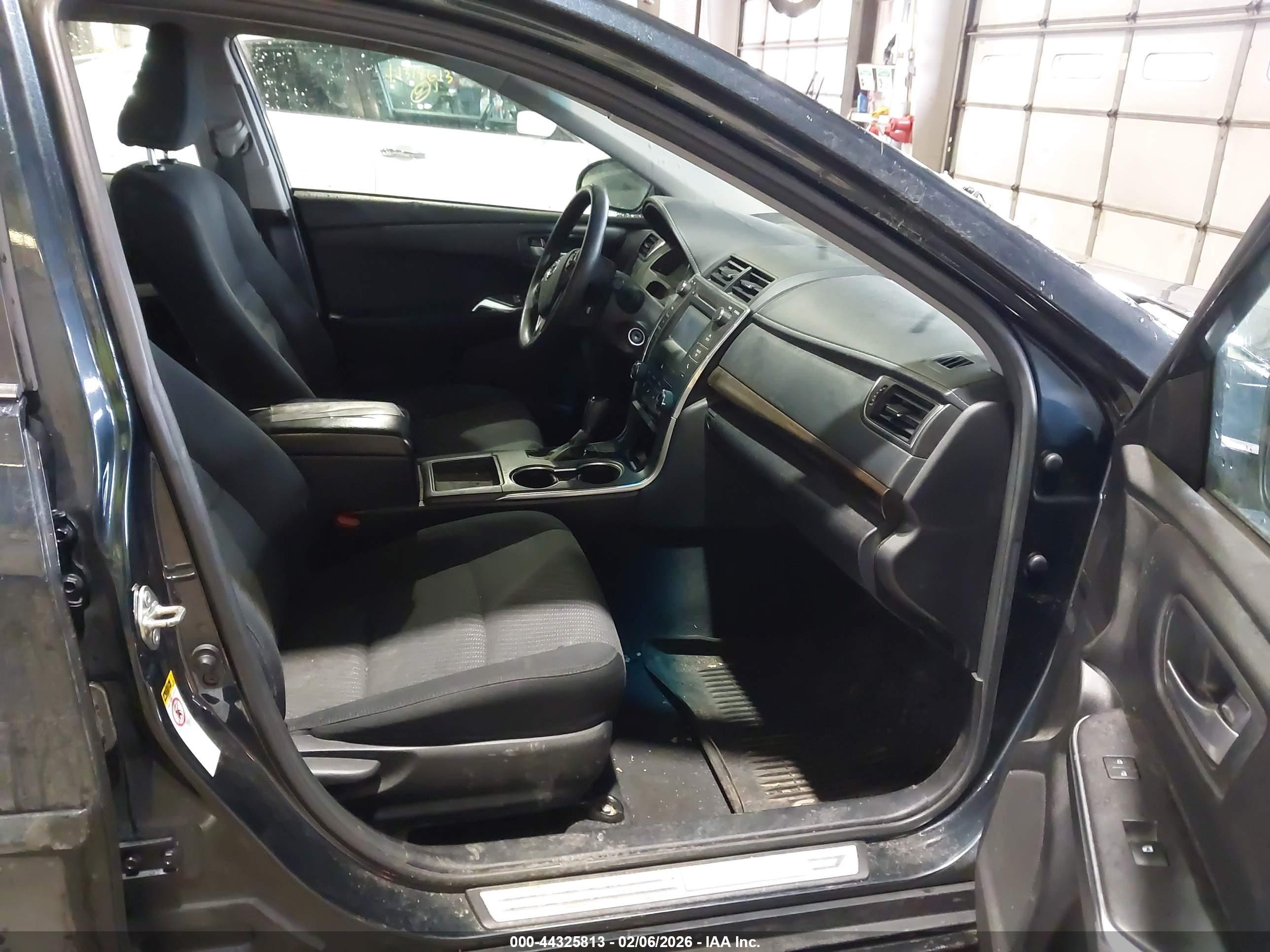 TOYOTA CAMRY image 5