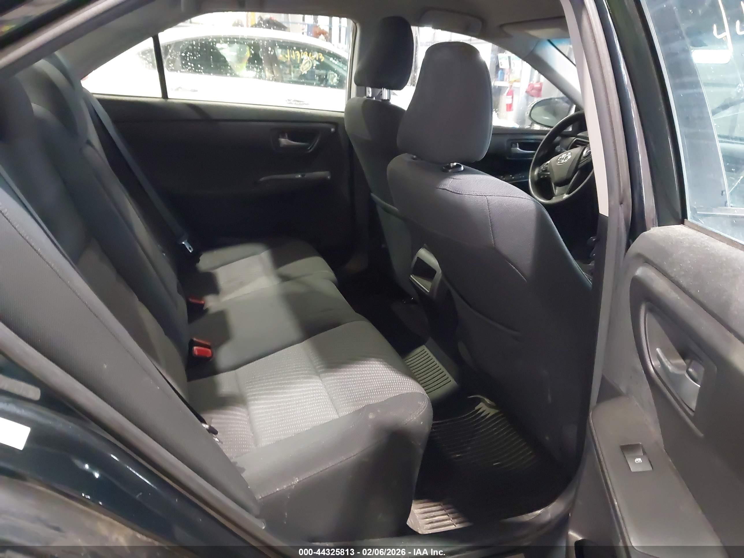 TOYOTA CAMRY image 8