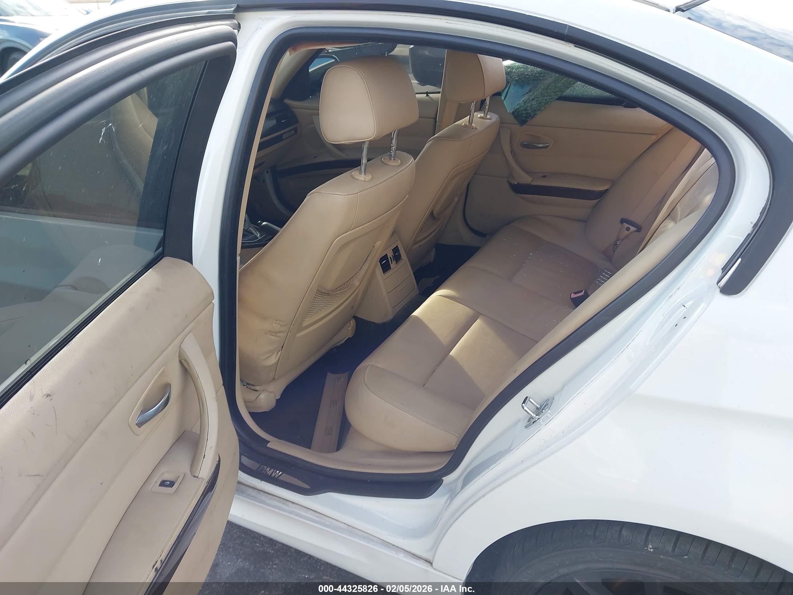 BMW 328I image 8