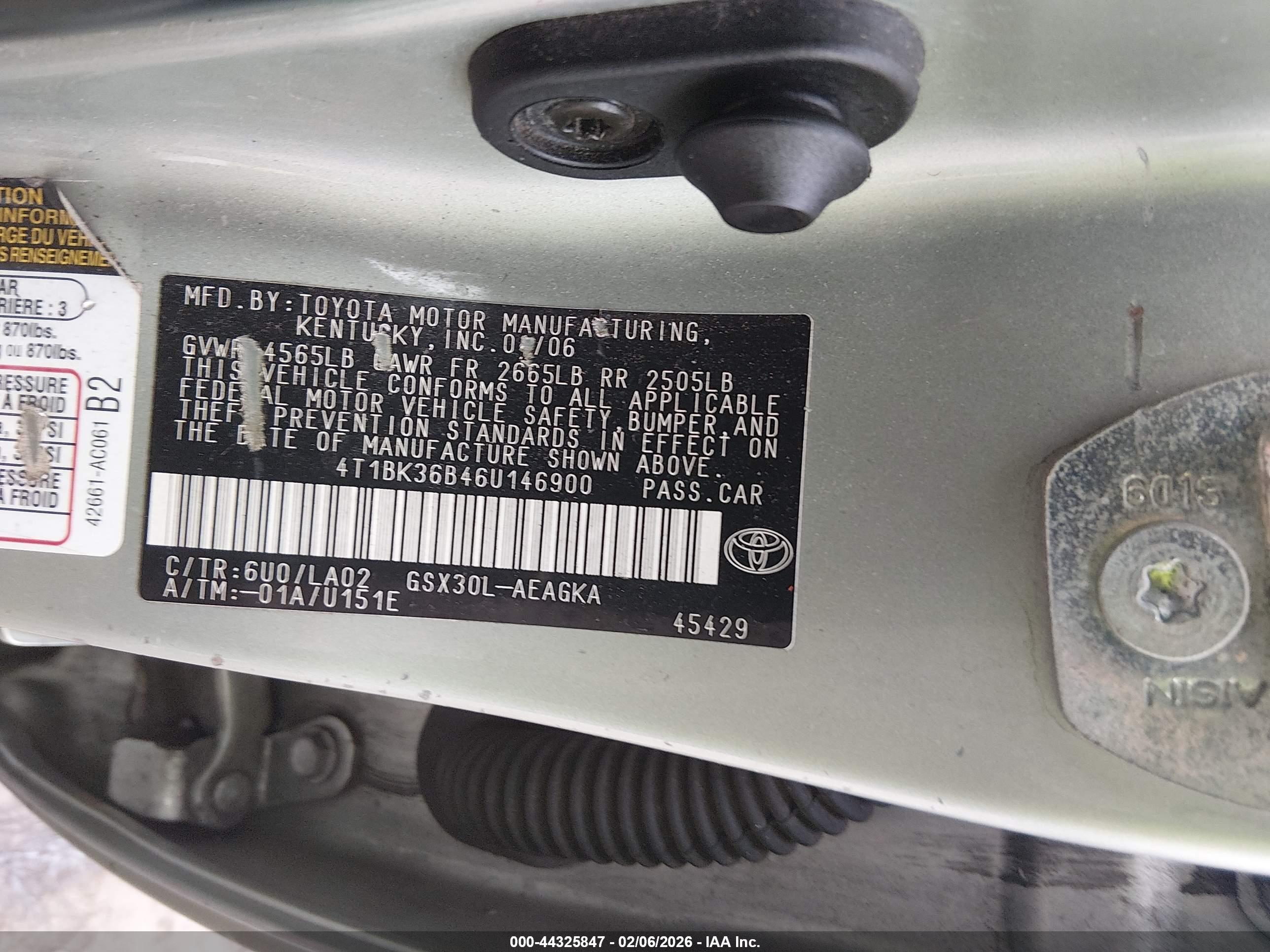 TOYOTA AVALON image 9