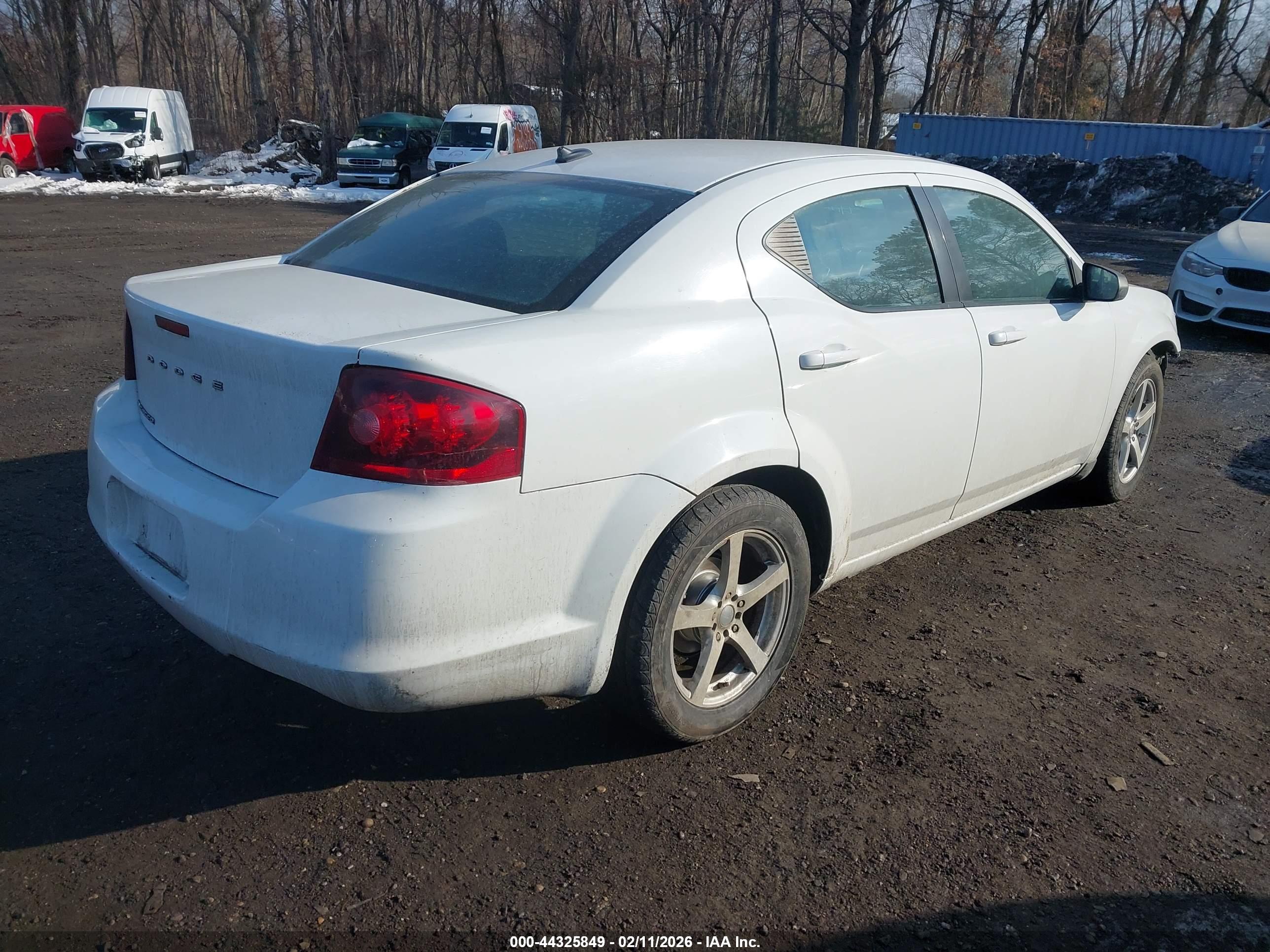 DODGE AVENGER image 4