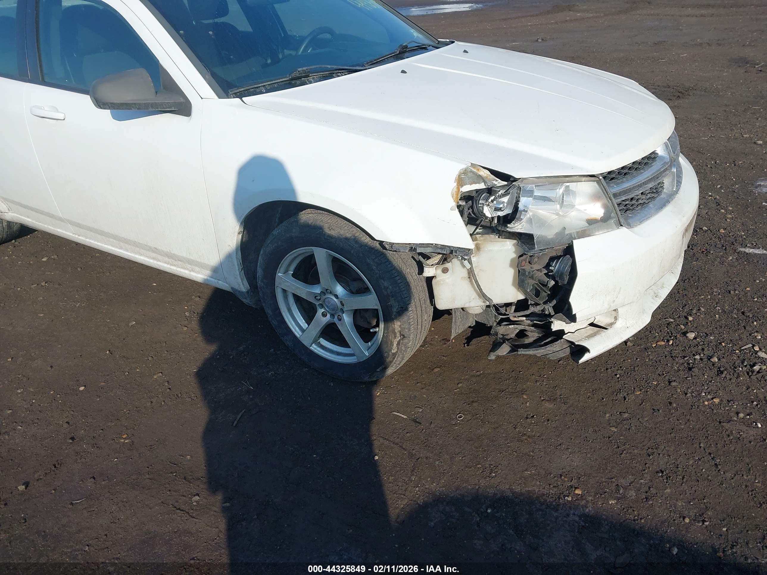 DODGE AVENGER image 6