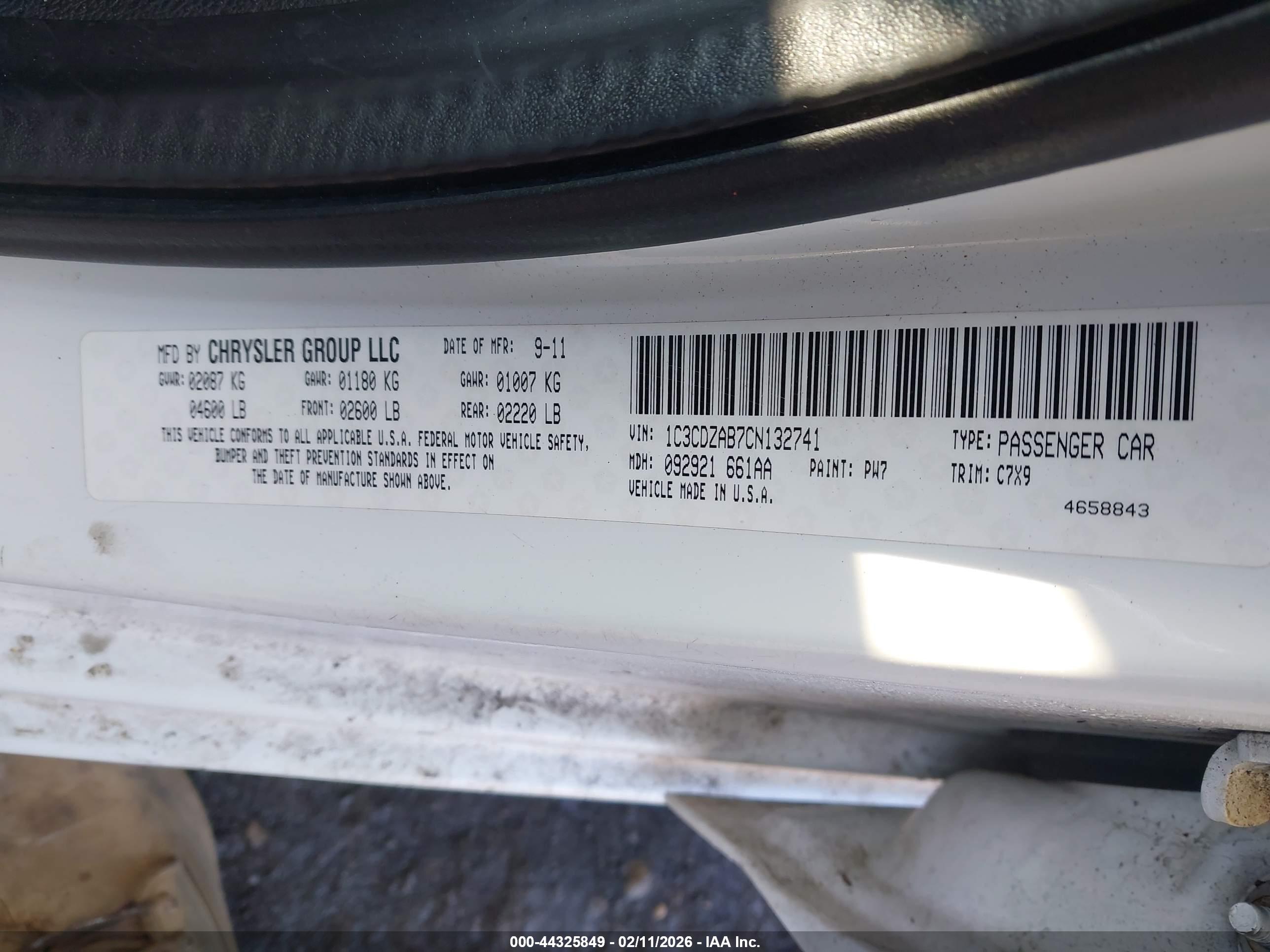 DODGE AVENGER image 9