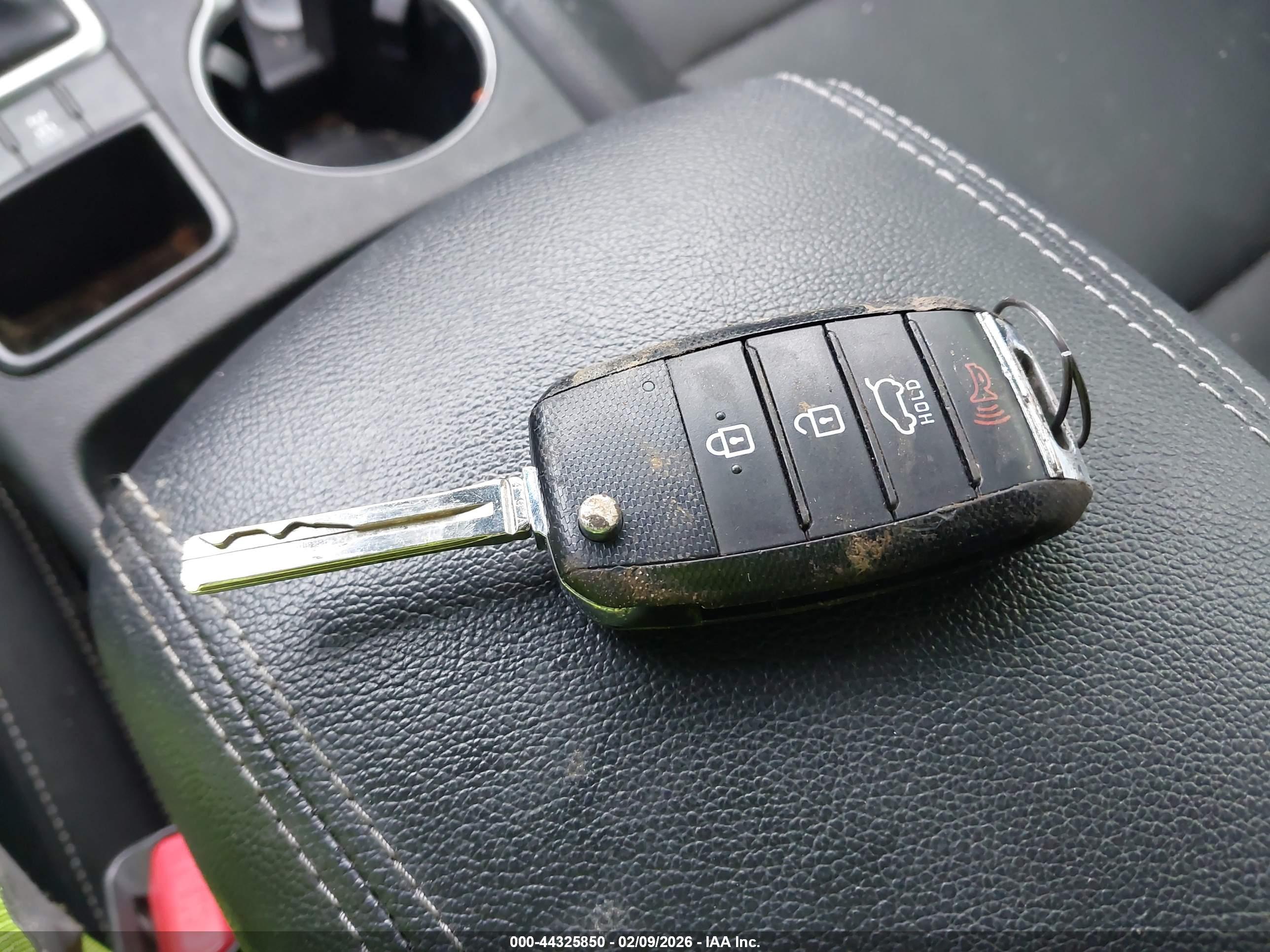 KIA SPORTAGE image 11