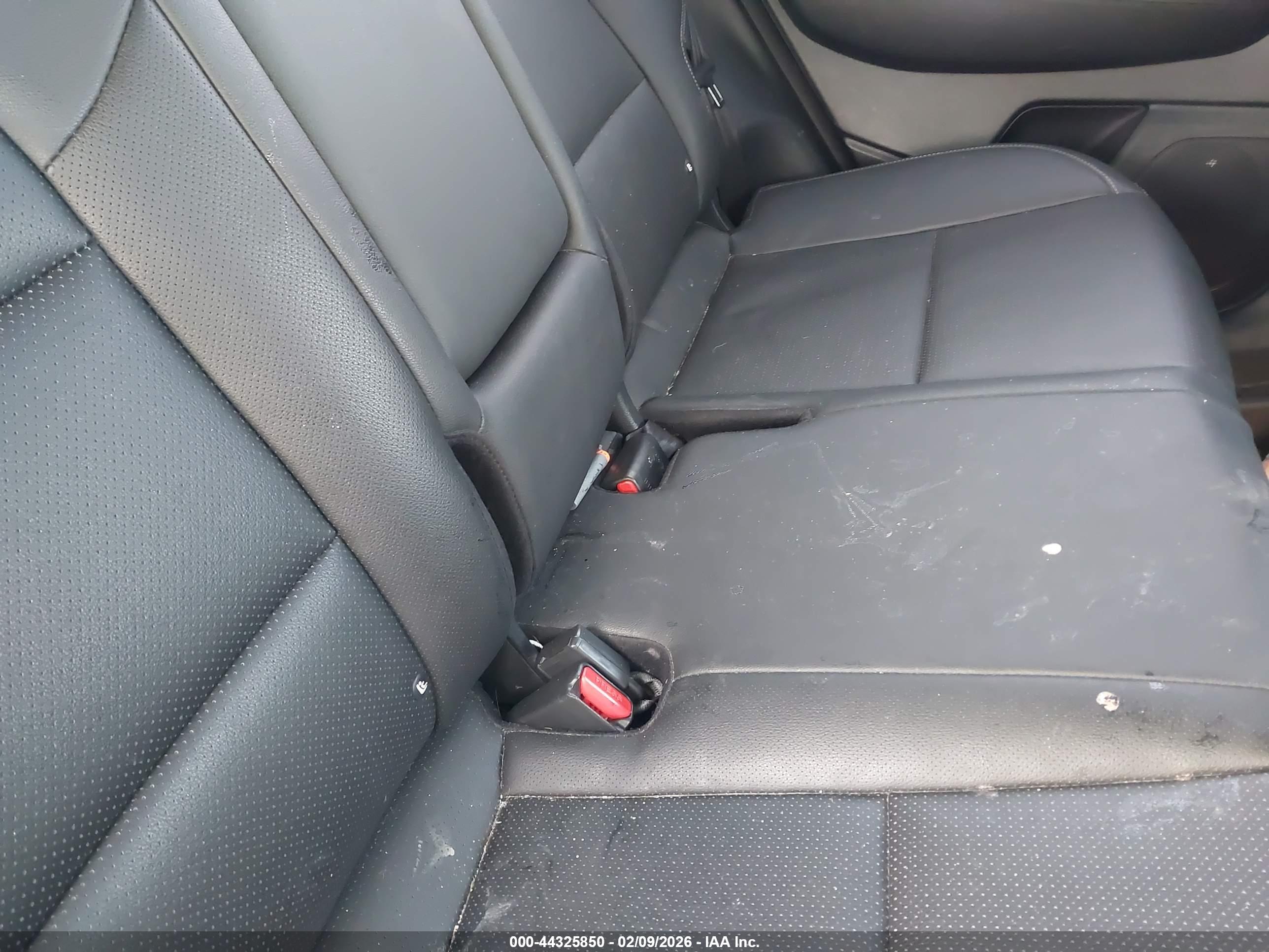 KIA SPORTAGE image 8