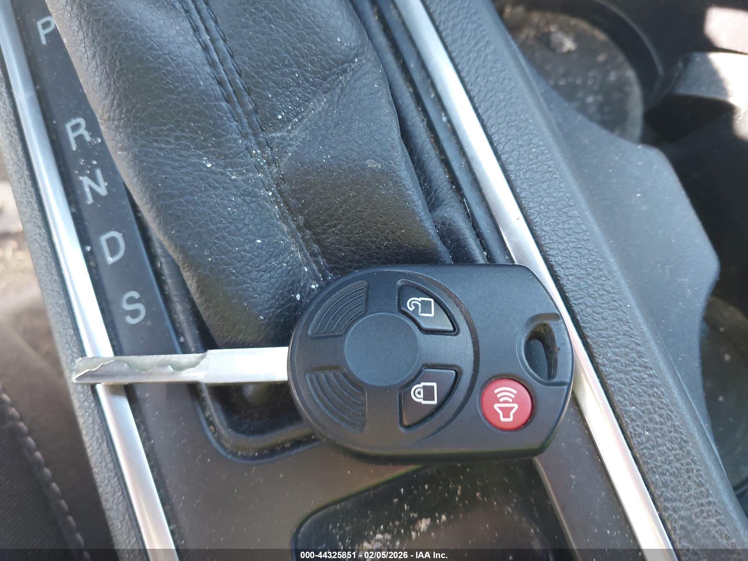 FORD ESCAPE image 11