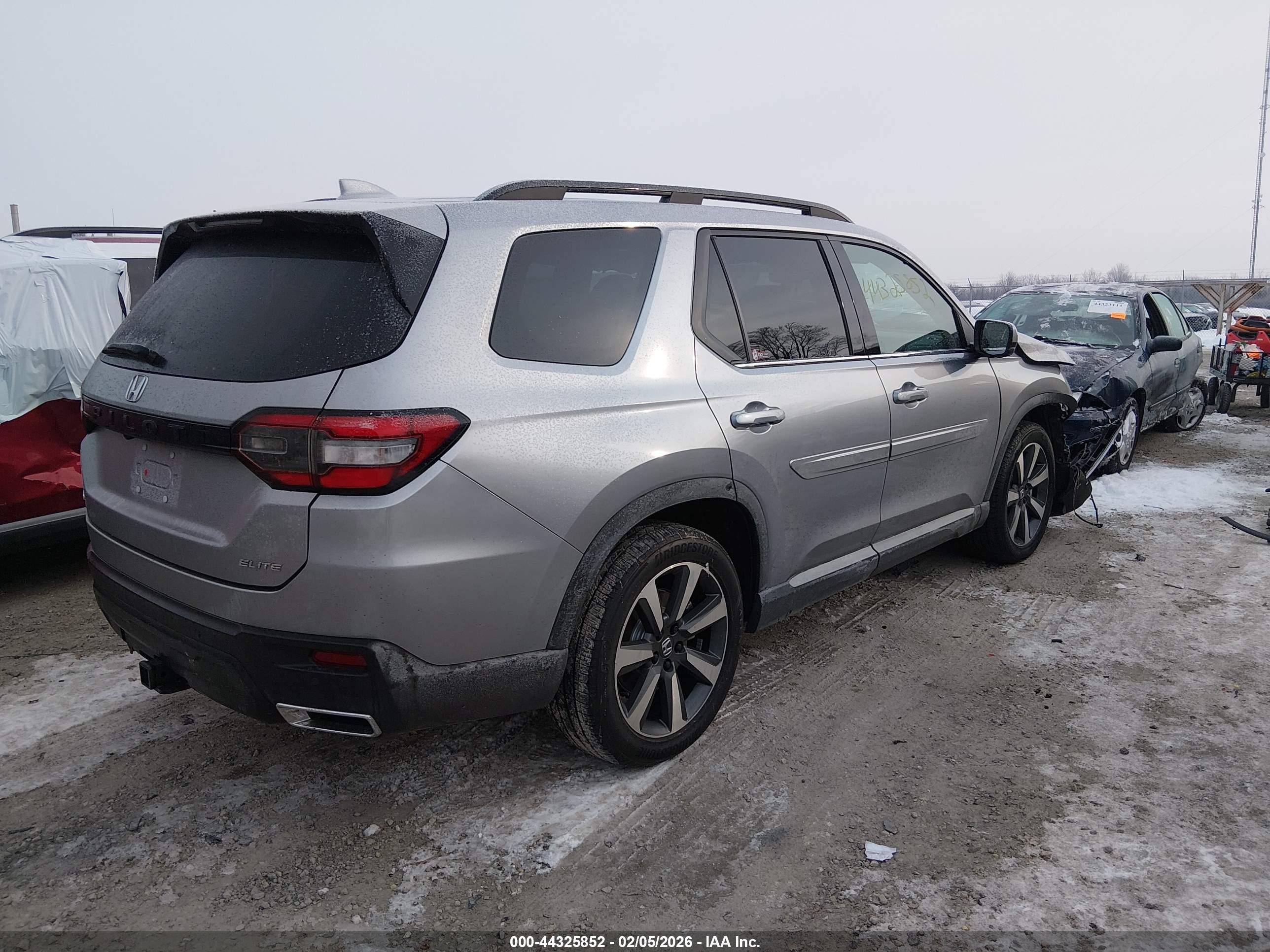 HONDA PILOT image 4