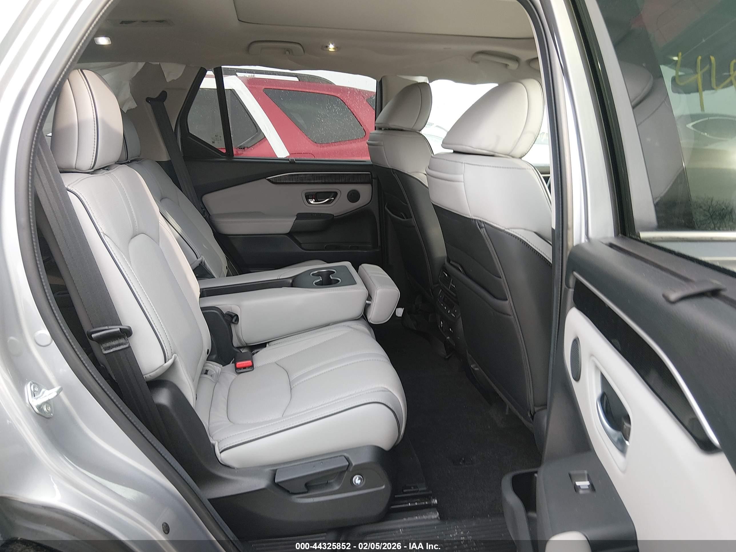 HONDA PILOT image 8