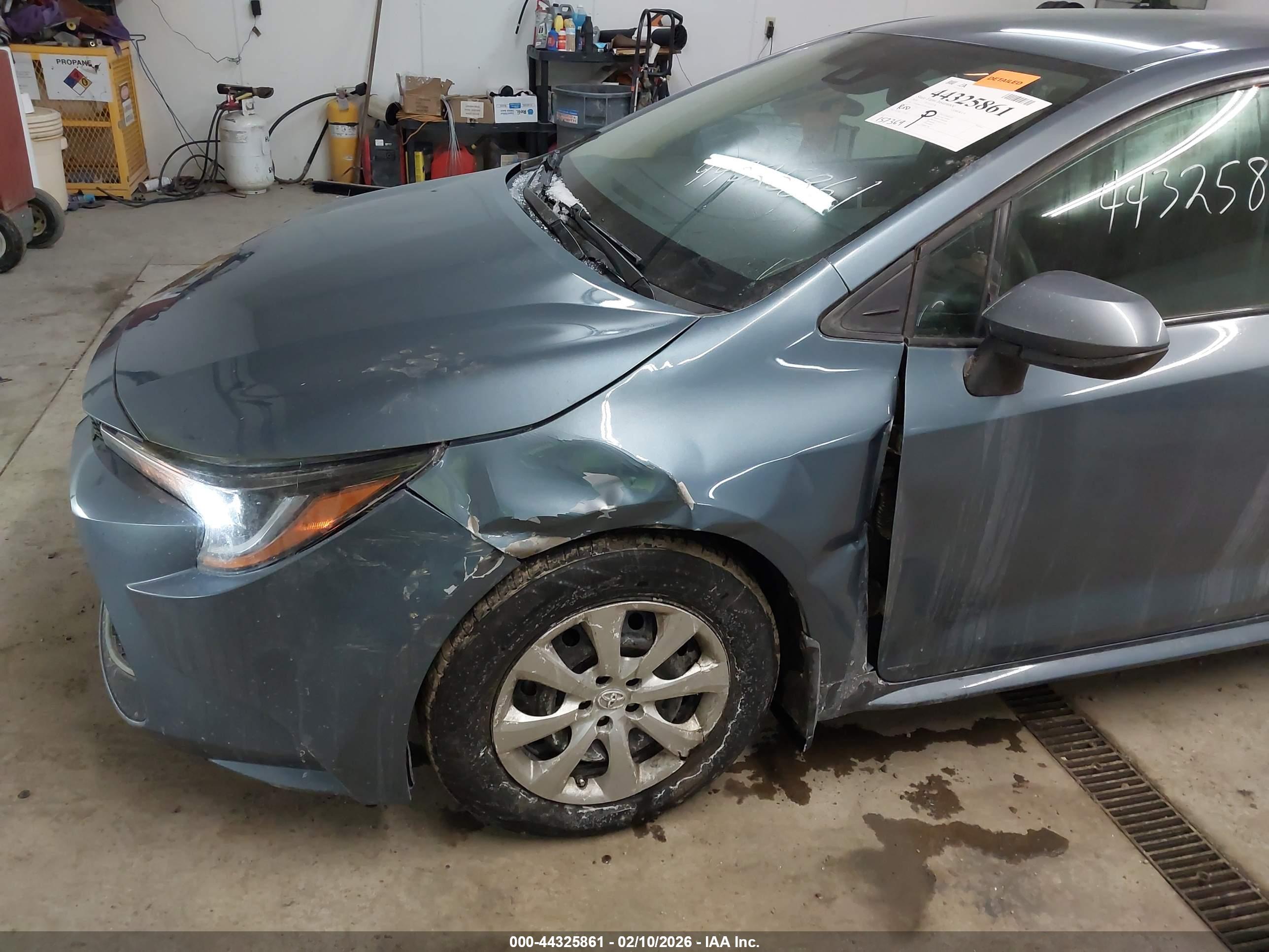 TOYOTA COROLLA image 6