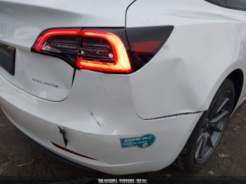 TESLA MODEL image 6