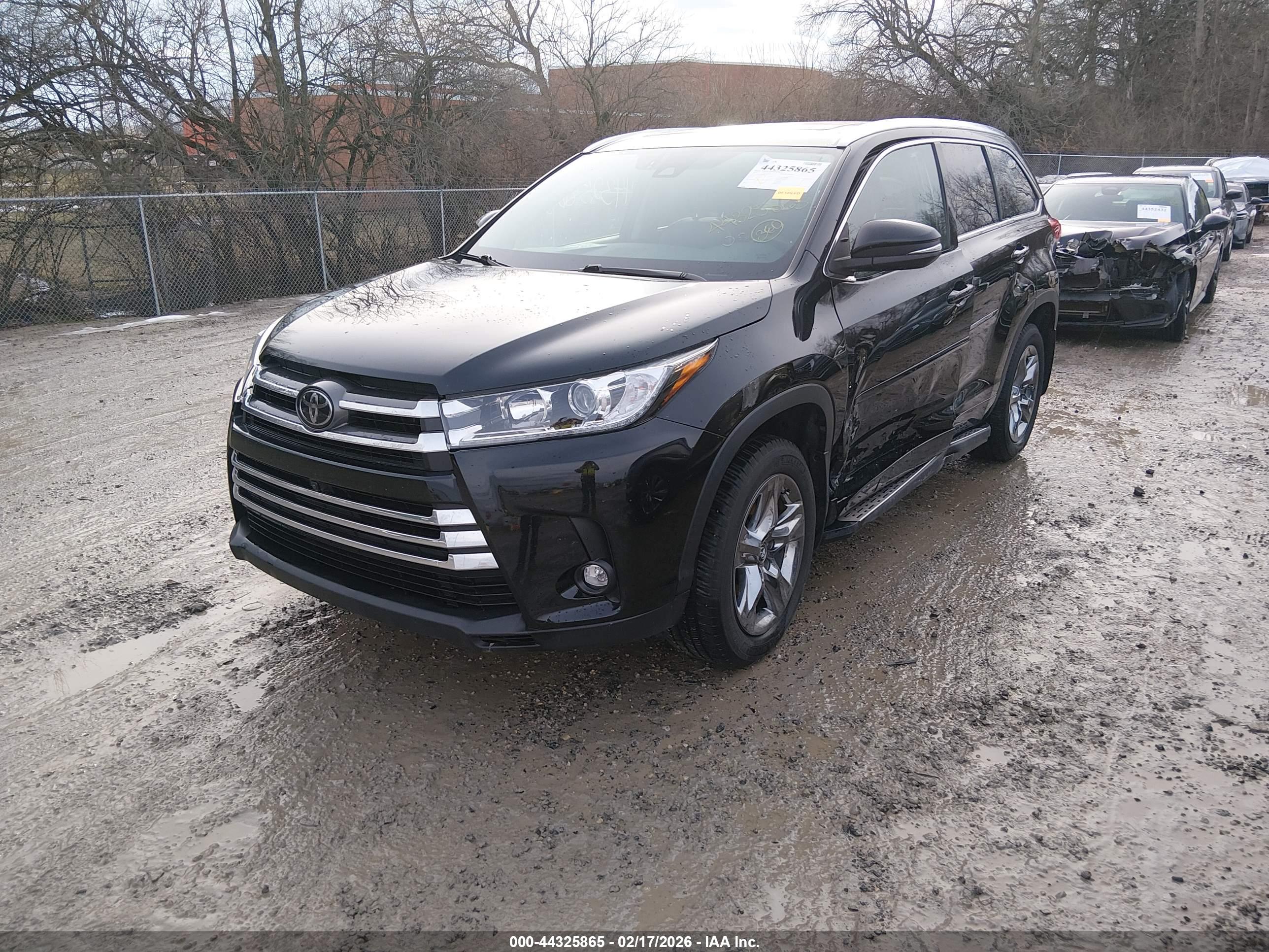 TOYOTA HIGHLANDER image 2