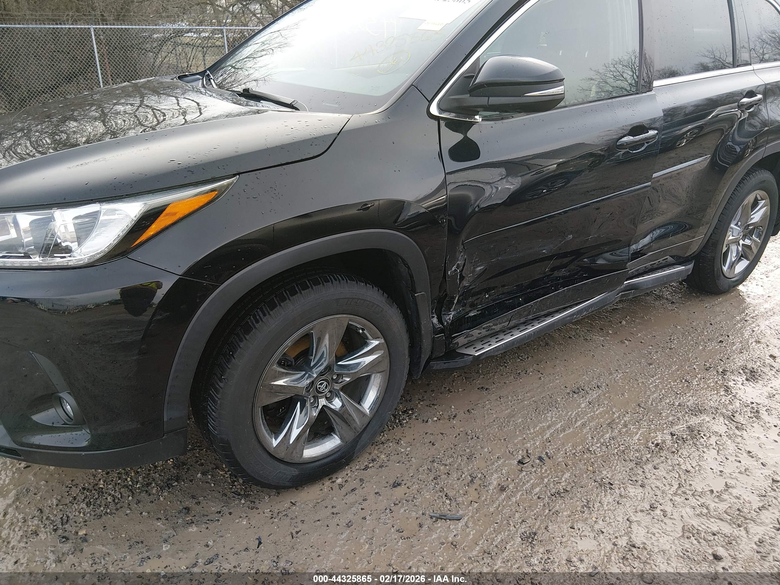 TOYOTA HIGHLANDER image 6