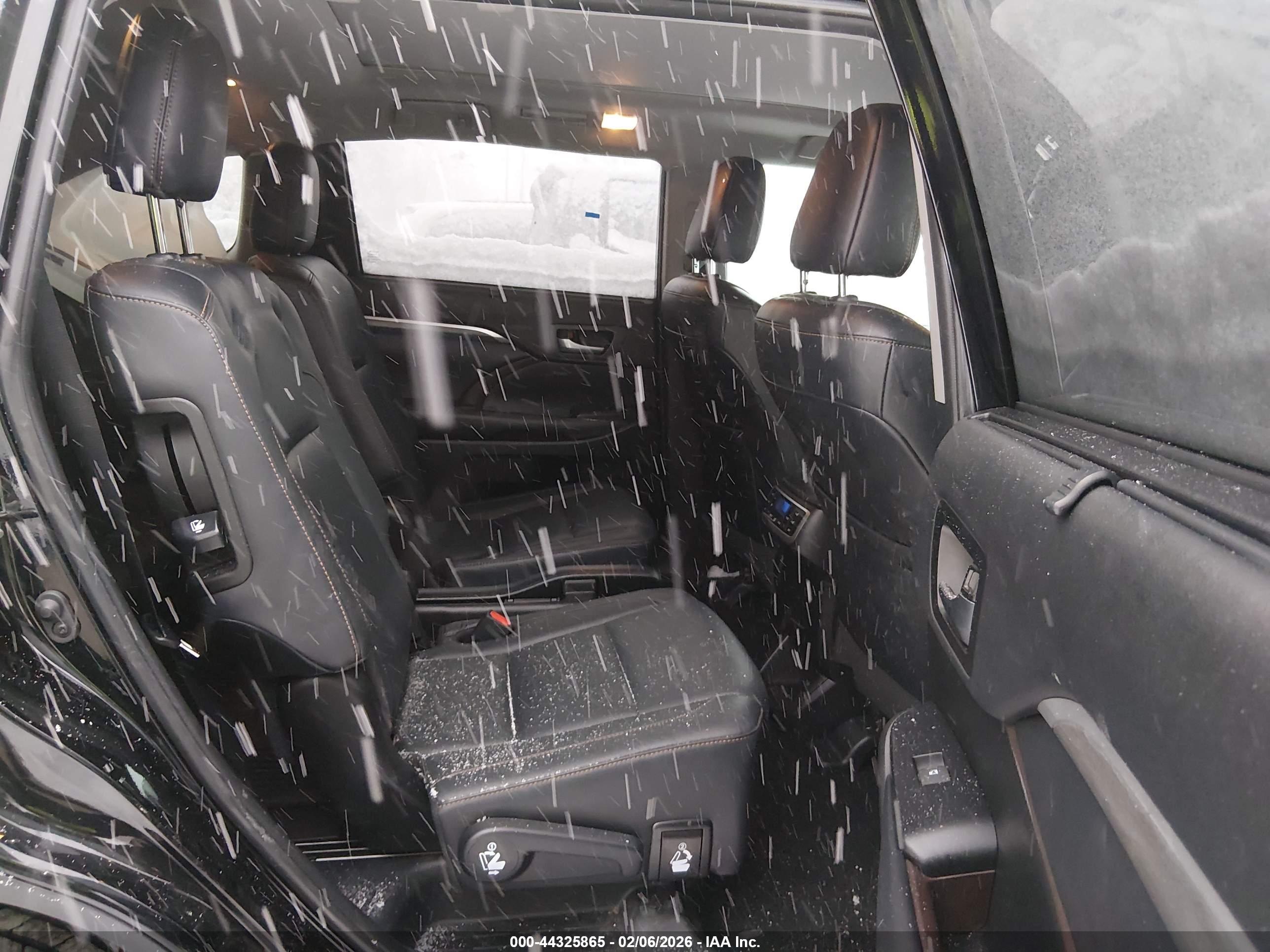 TOYOTA HIGHLANDER image 8
