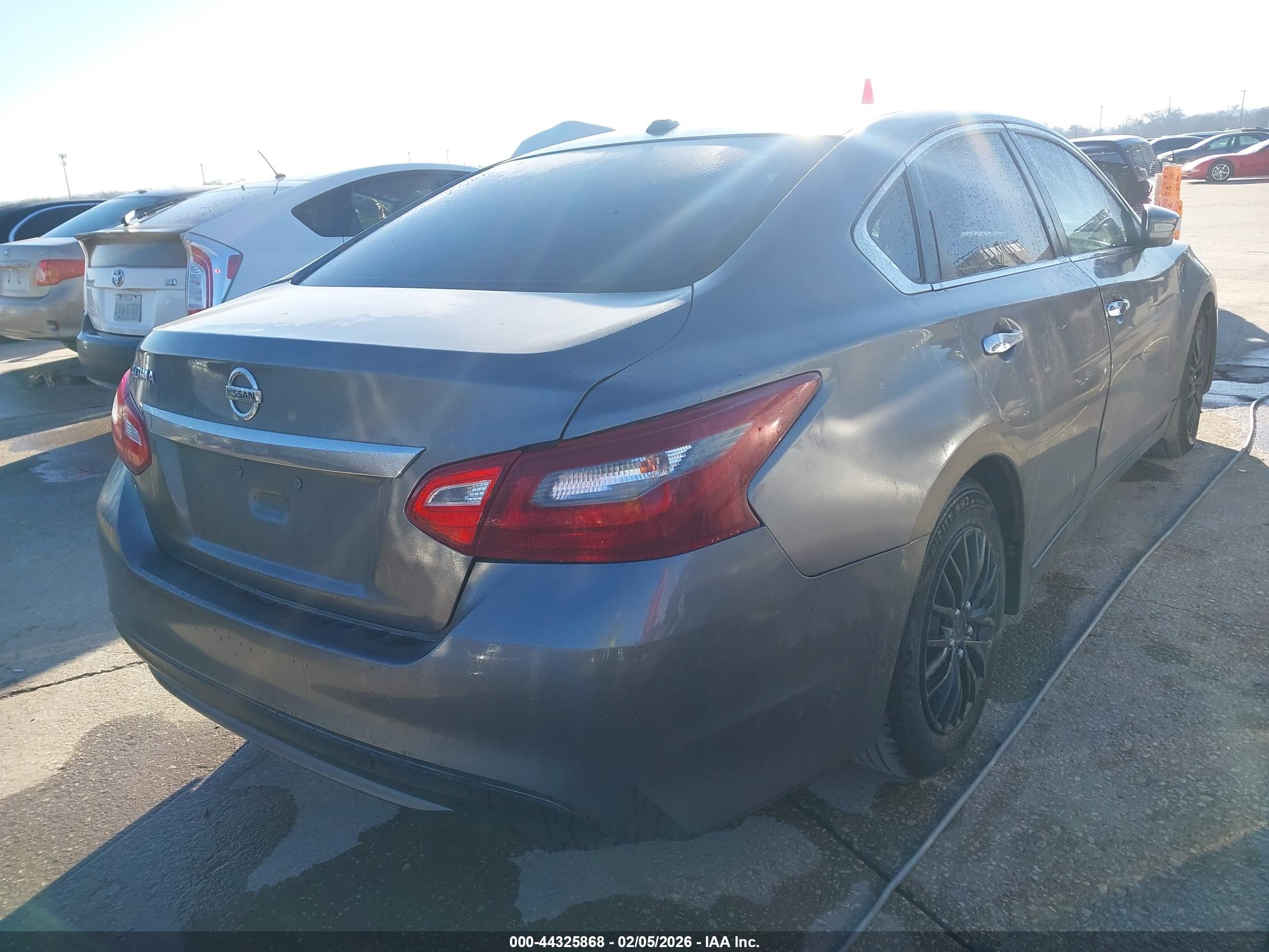 NISSAN ALTIMA image 4