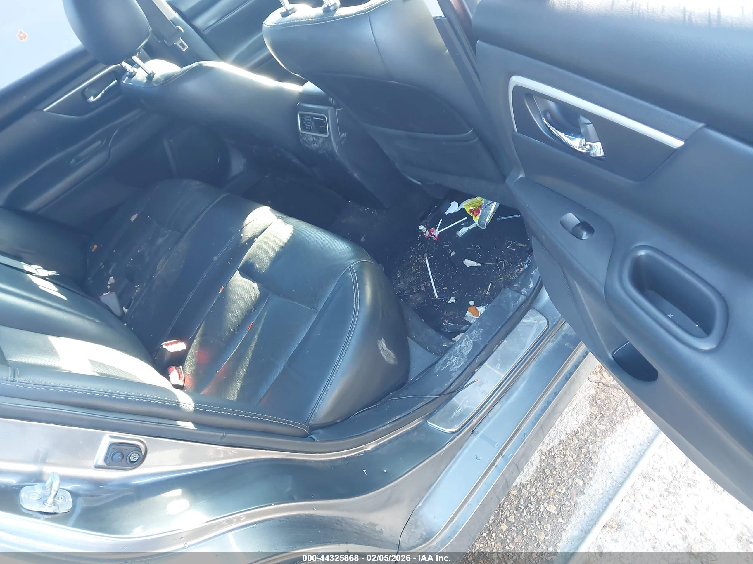 NISSAN ALTIMA image 8