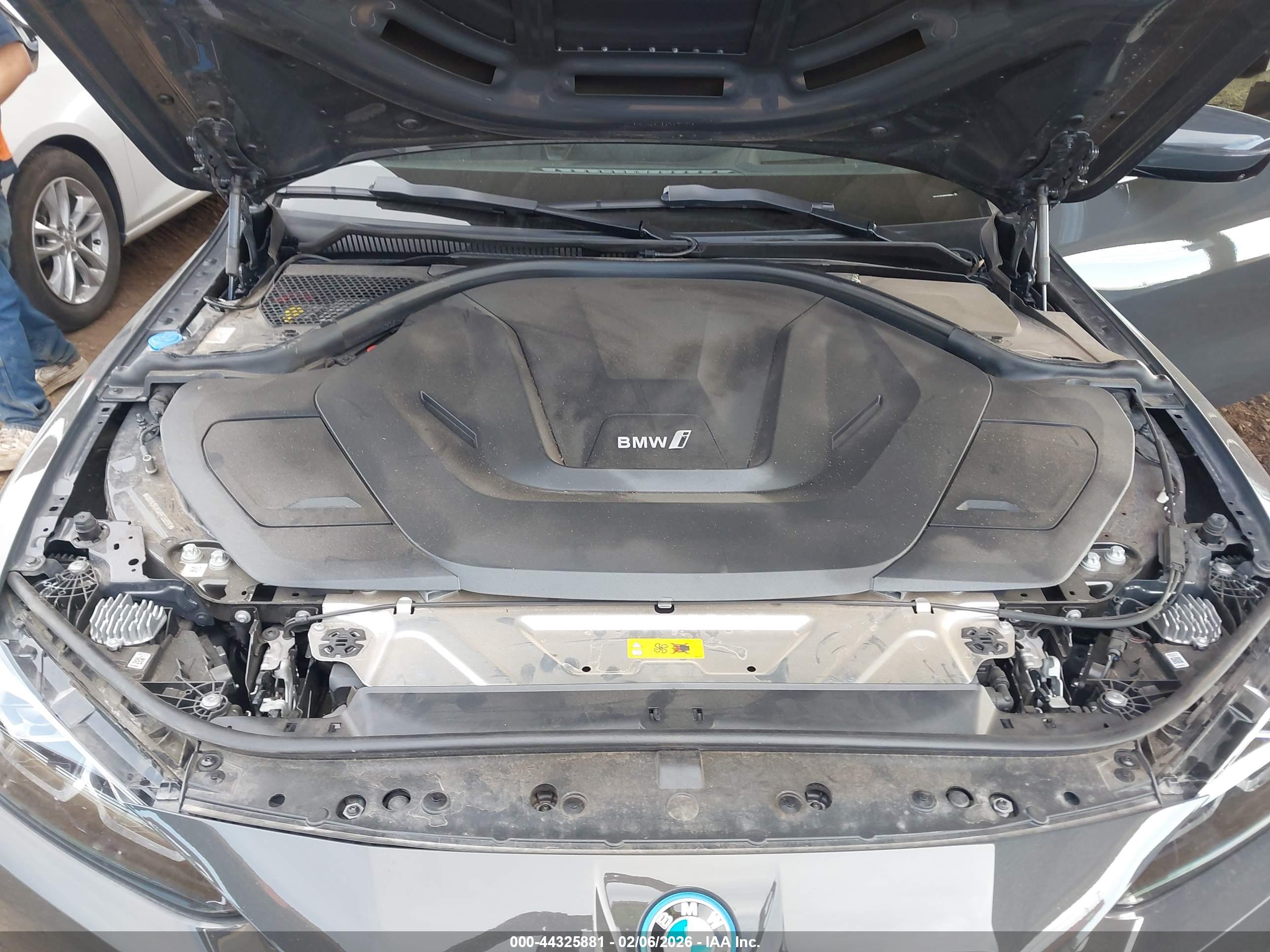 BMW I4 image 10