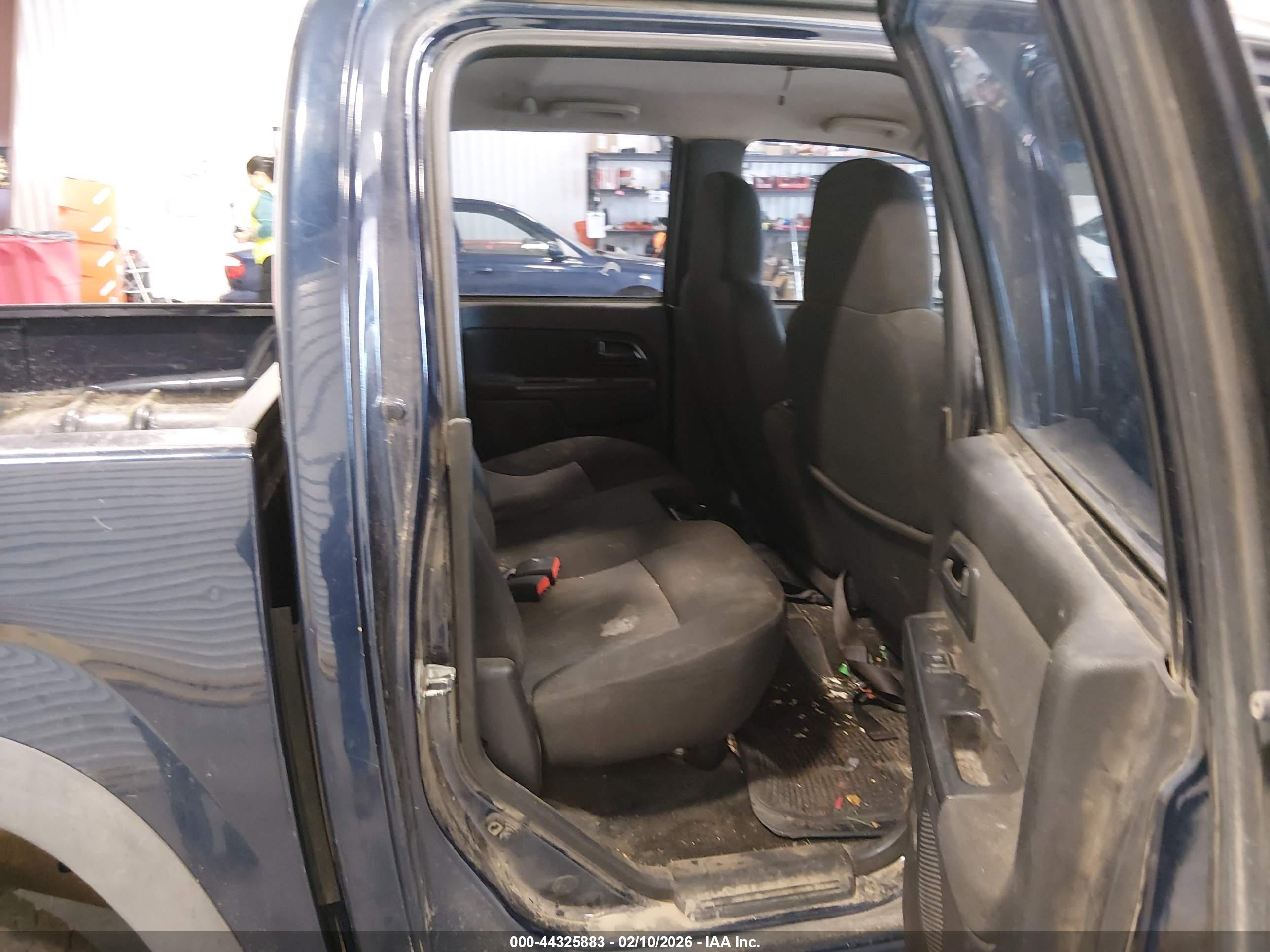 CHEVROLET COLORADO image 8