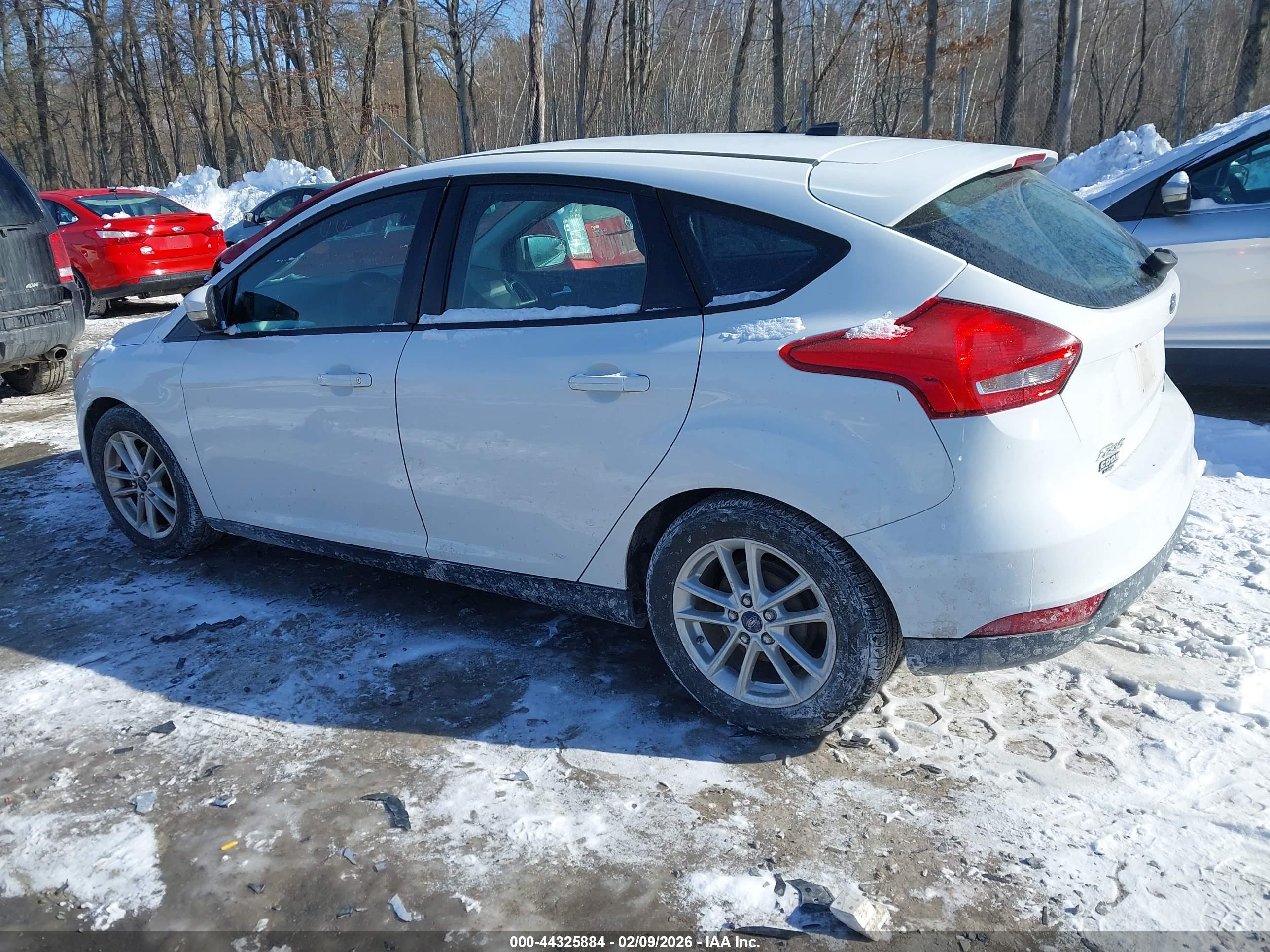 FORD FOCUS image 3