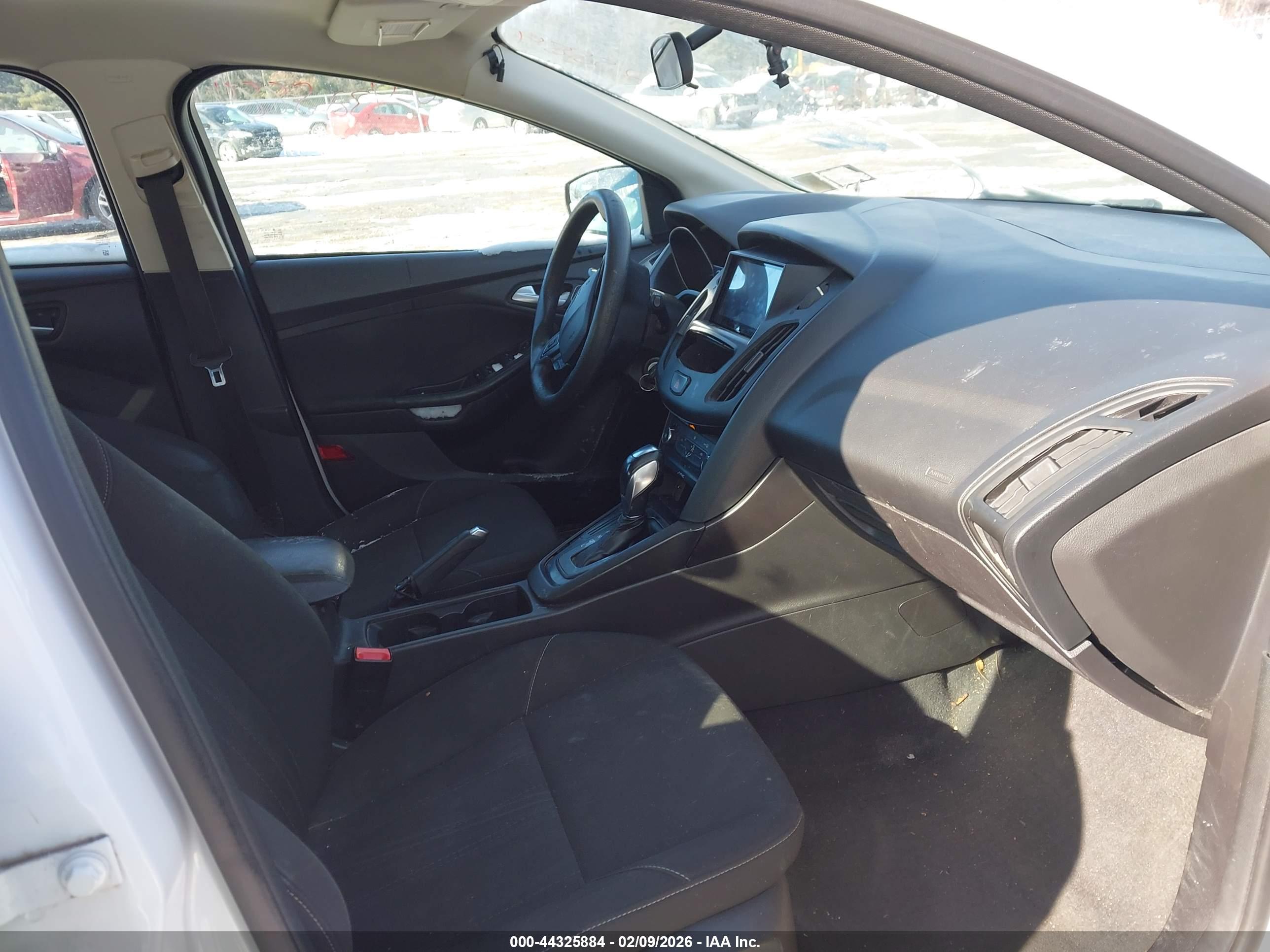 FORD FOCUS image 5