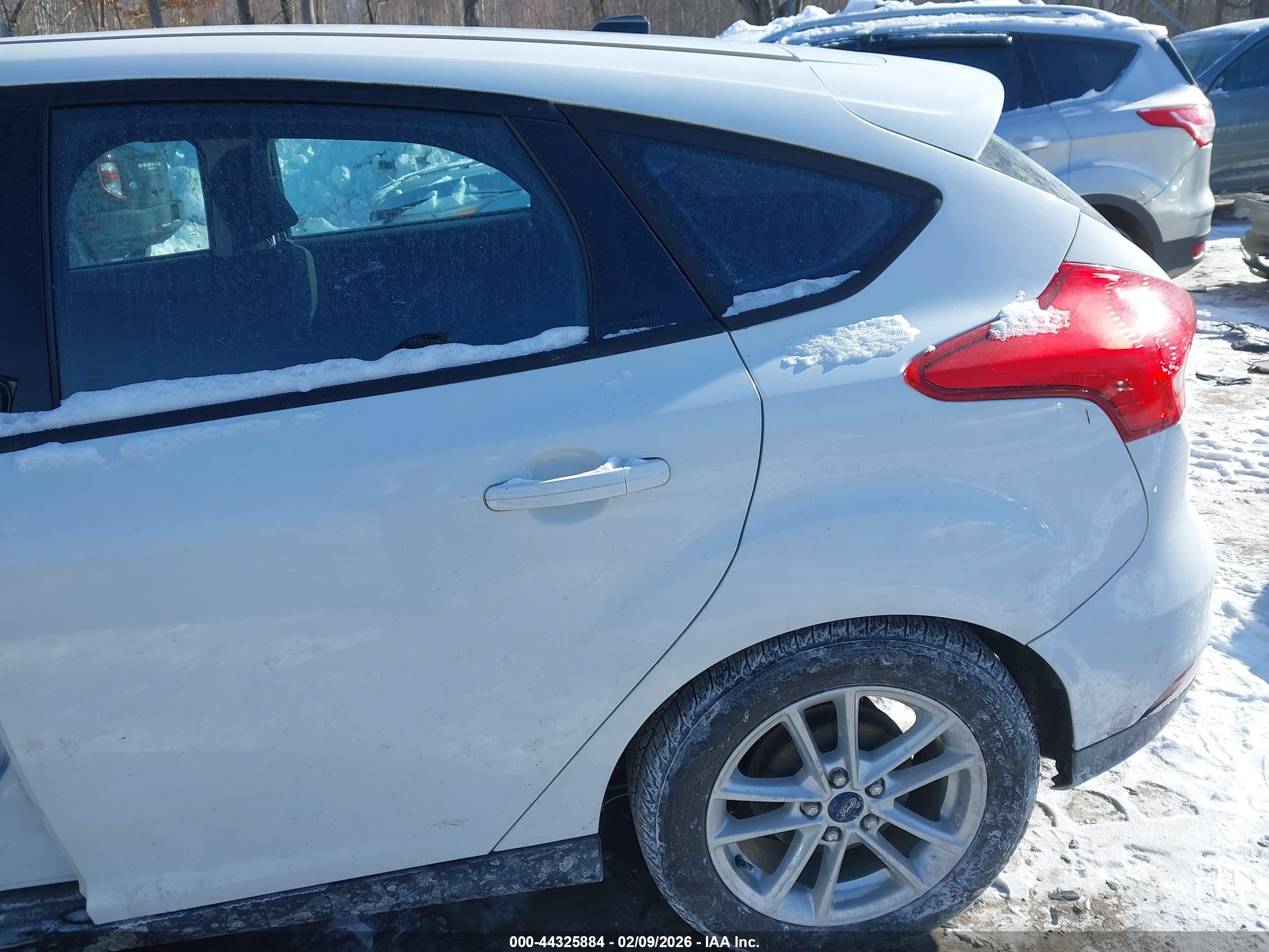 FORD FOCUS image 6