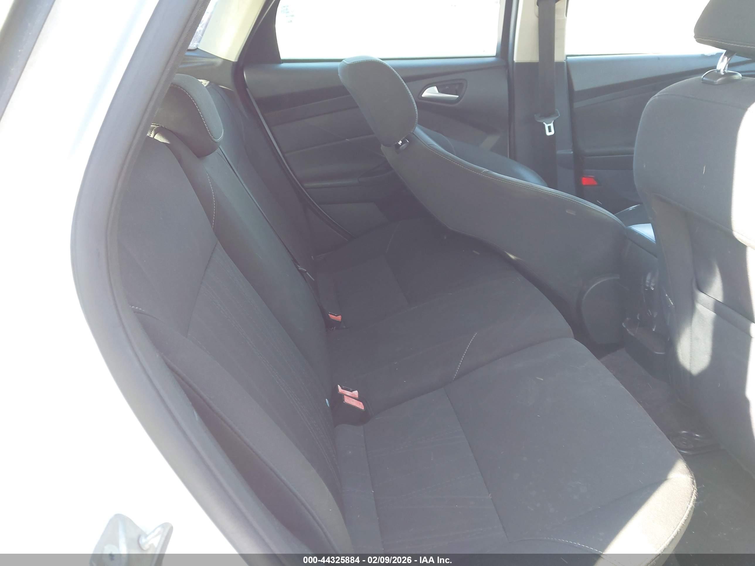 FORD FOCUS image 8