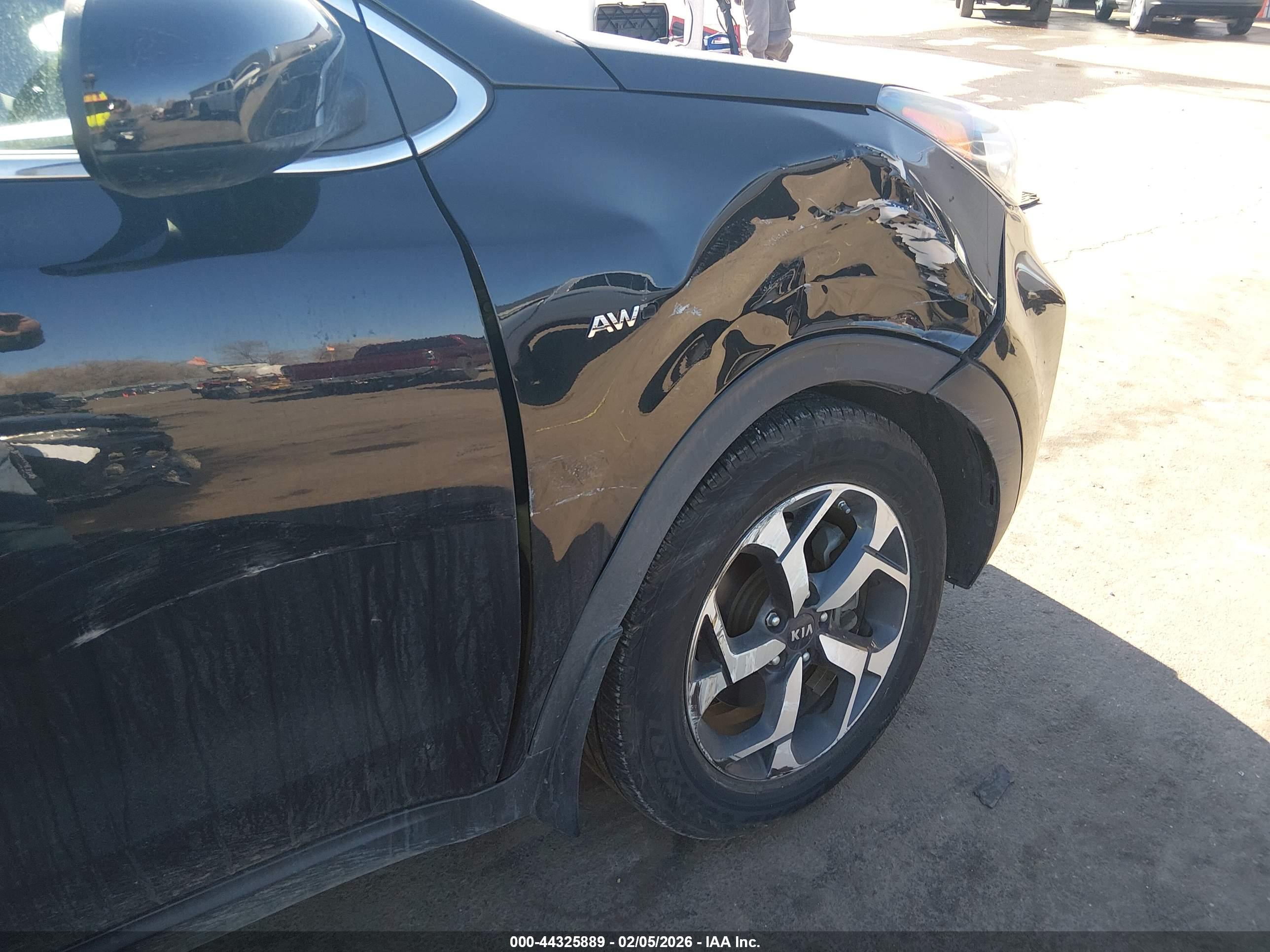 KIA SPORTAGE image 6