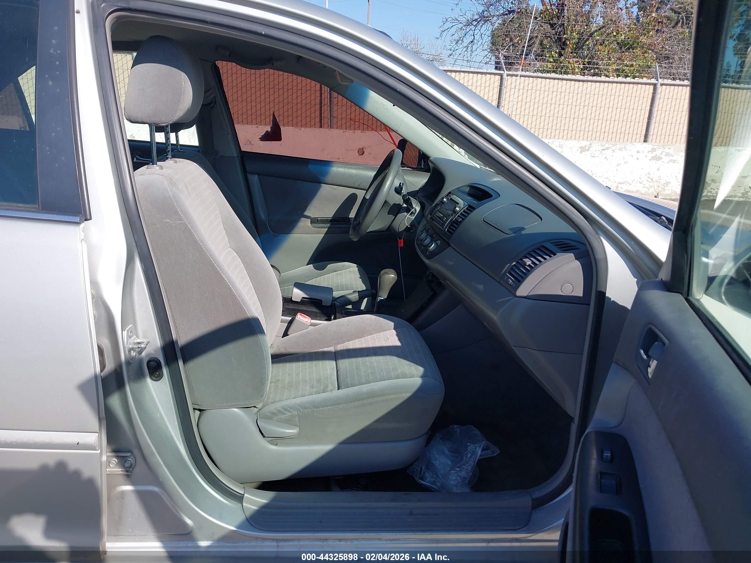 TOYOTA CAMRY image 5
