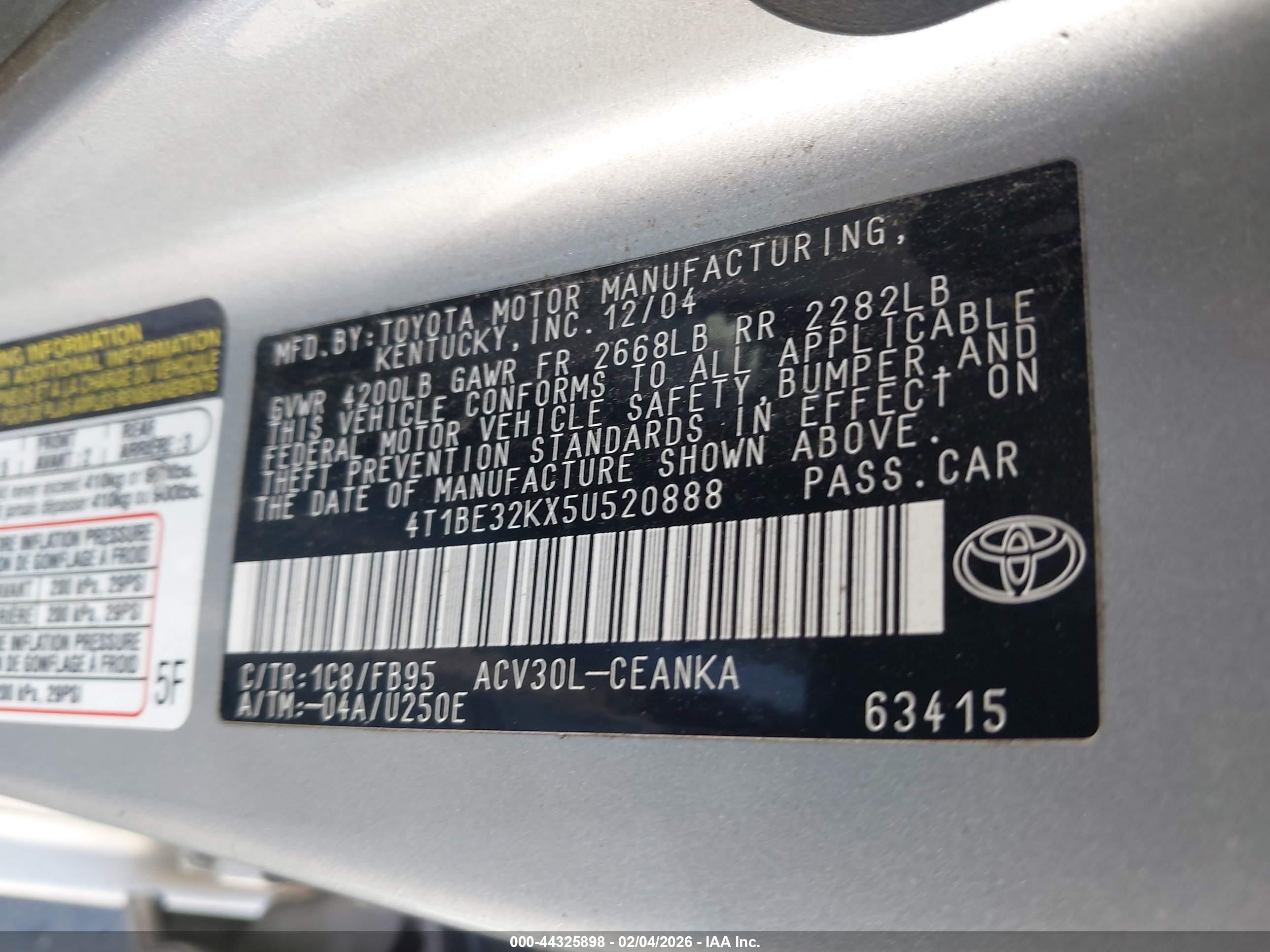 TOYOTA CAMRY image 9