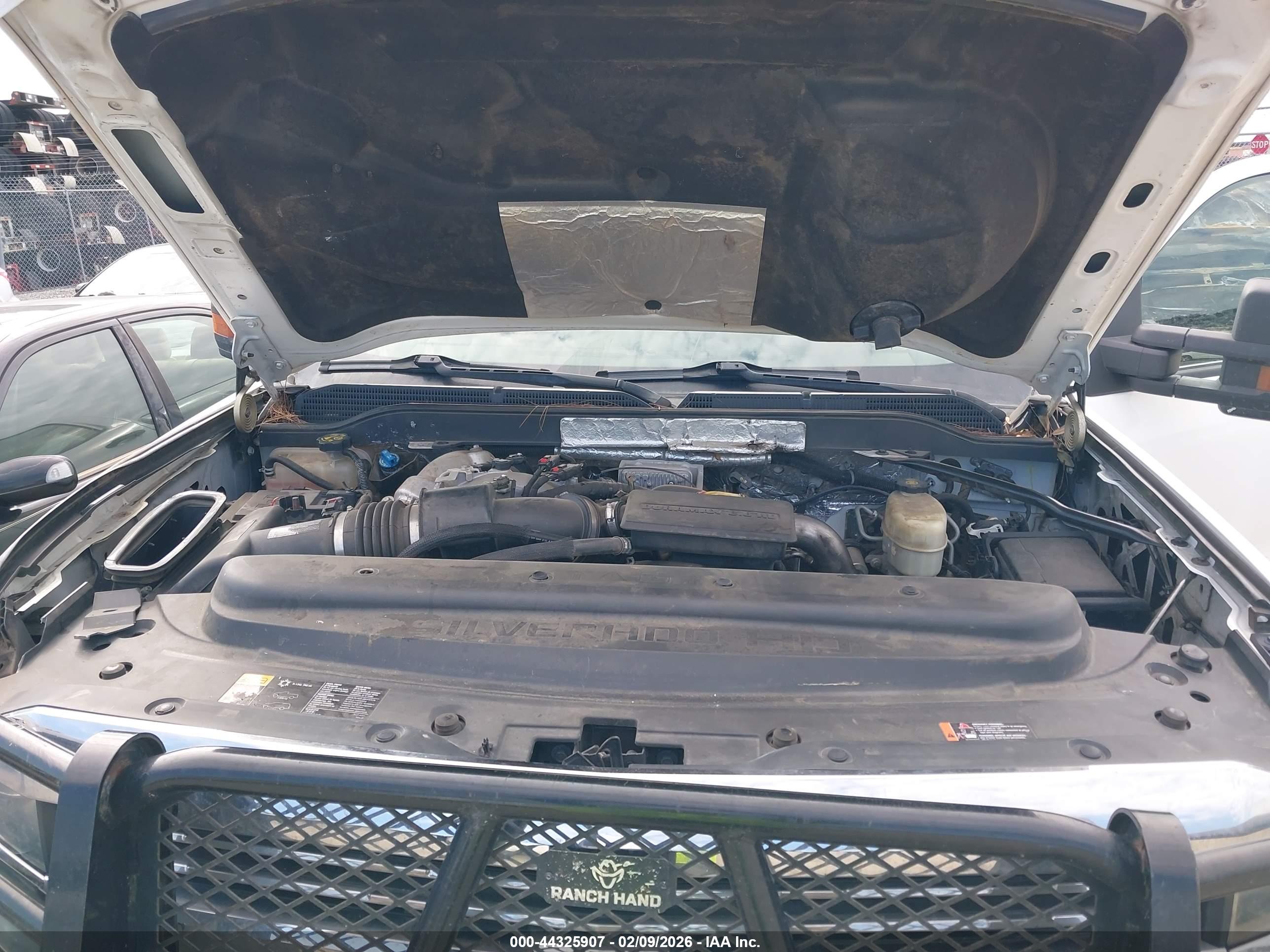 CHEVROLET SILVERADO image 10