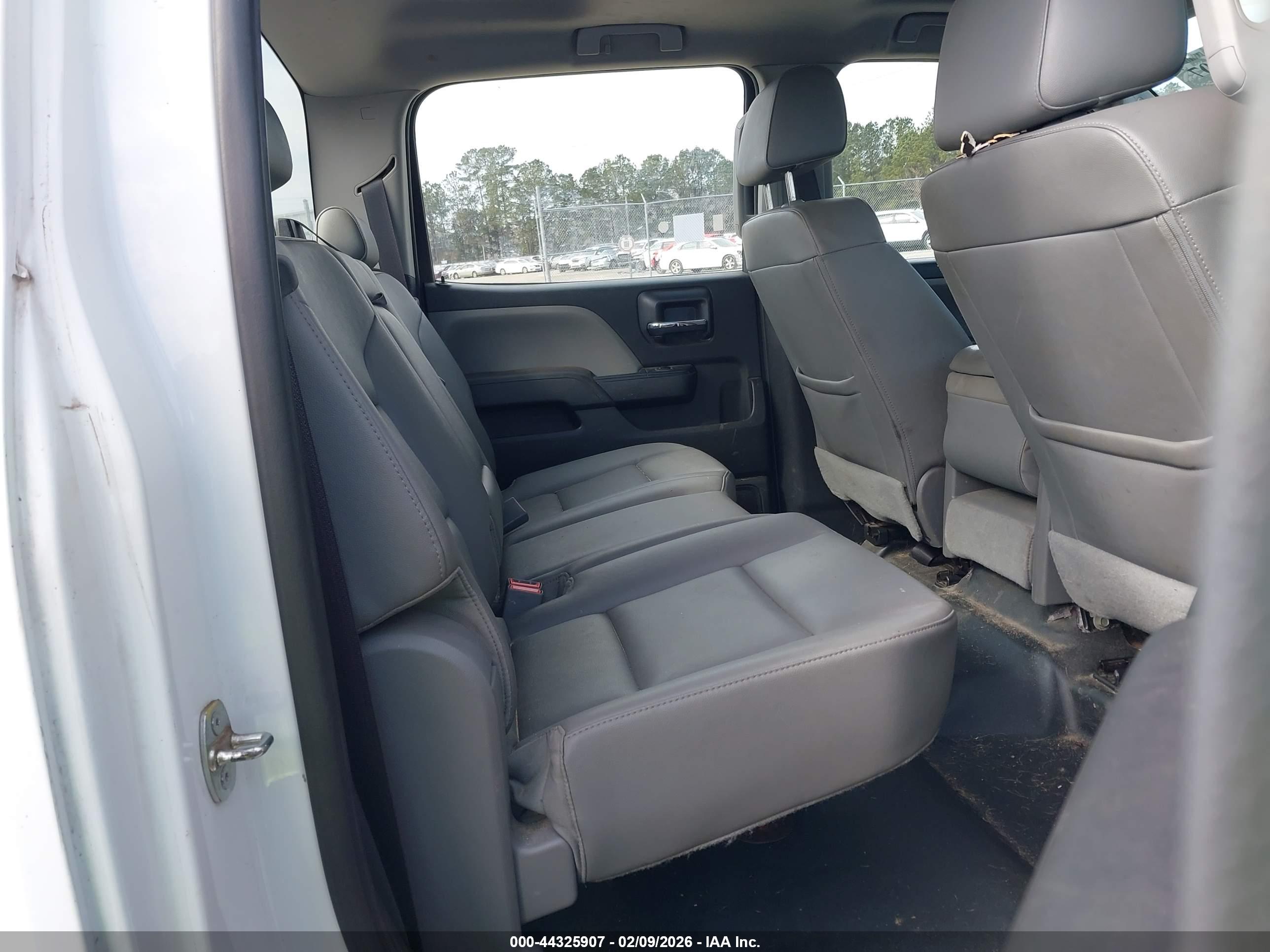 CHEVROLET SILVERADO image 8