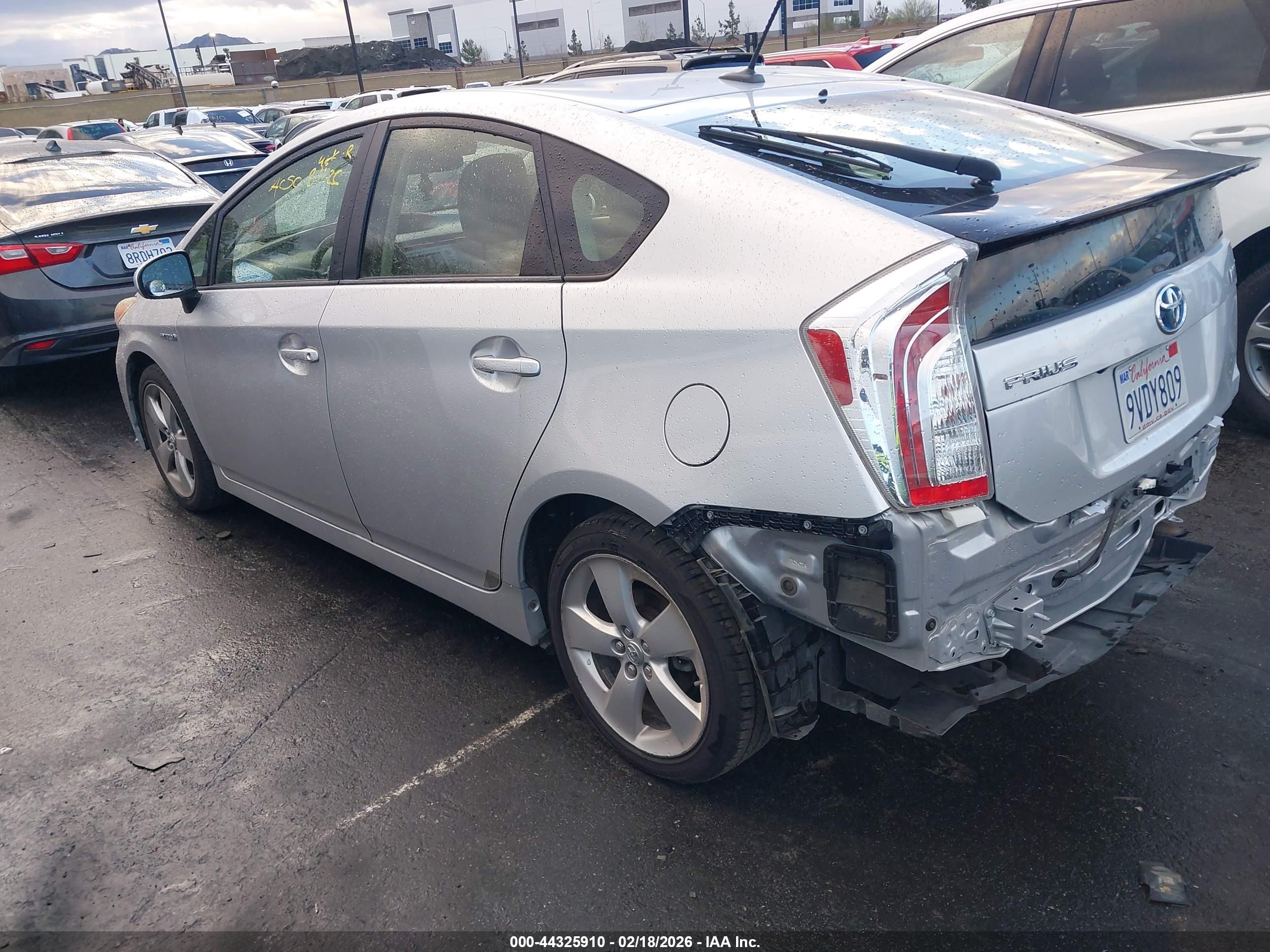 TOYOTA PRIUS image 3