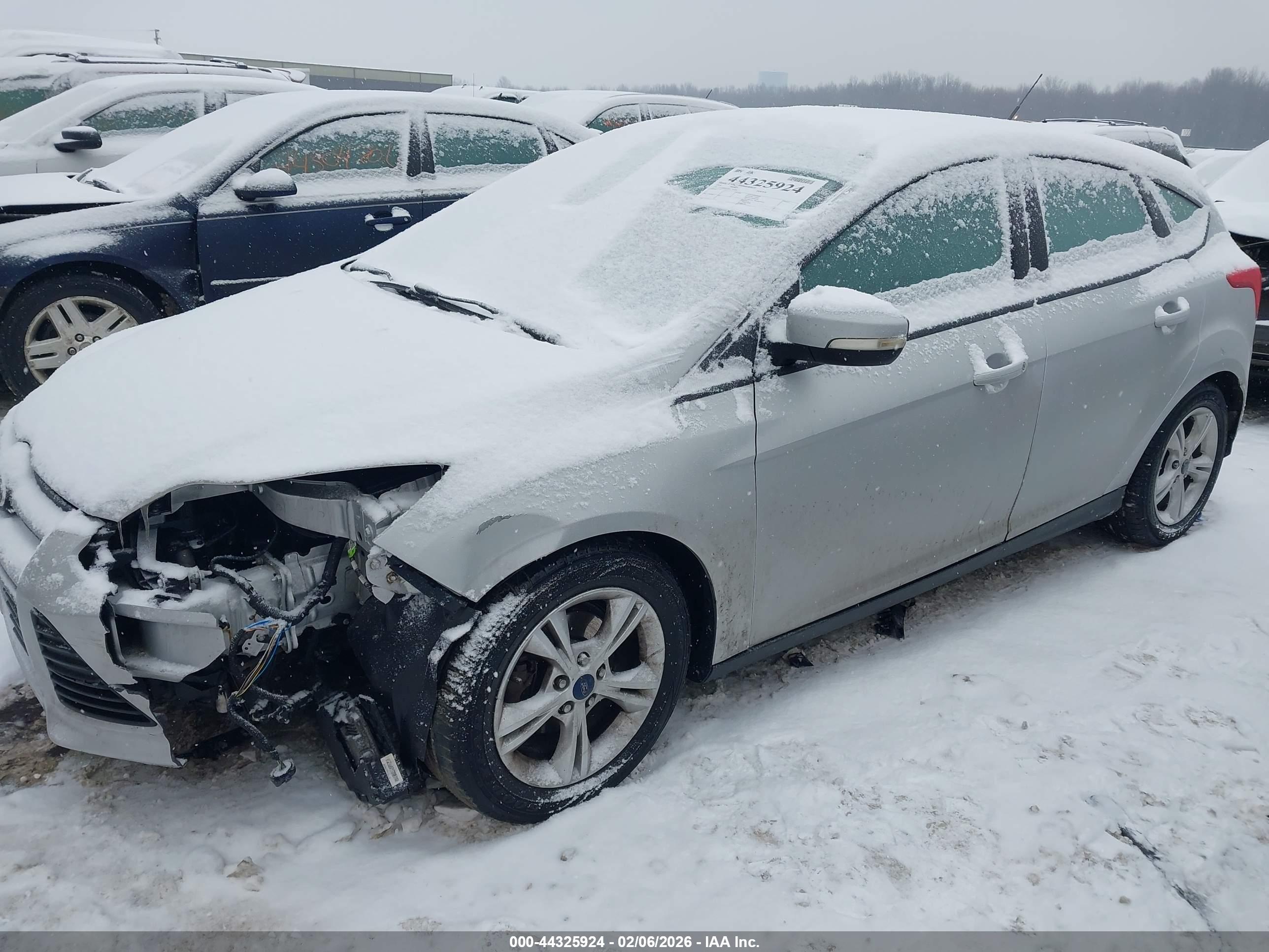 FORD FOCUS image 2